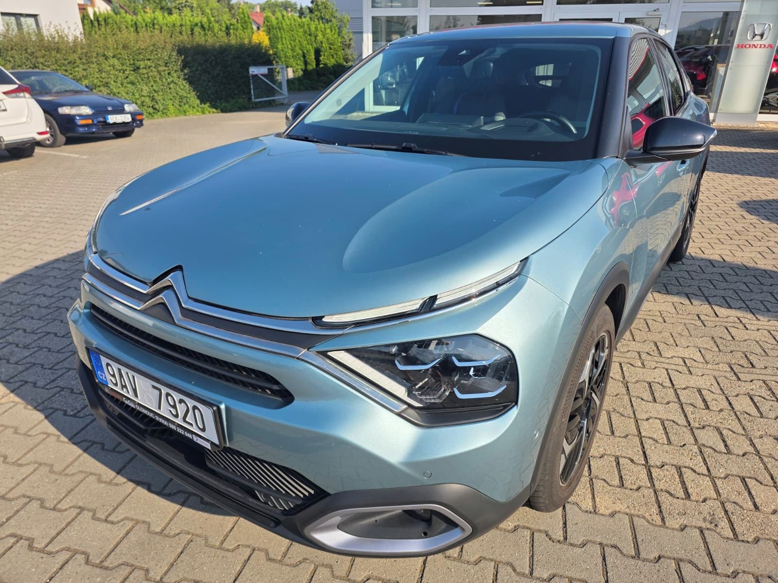 Citroën C4, 1,2 Pure Tech, Lift.Shine AT - fotka 6