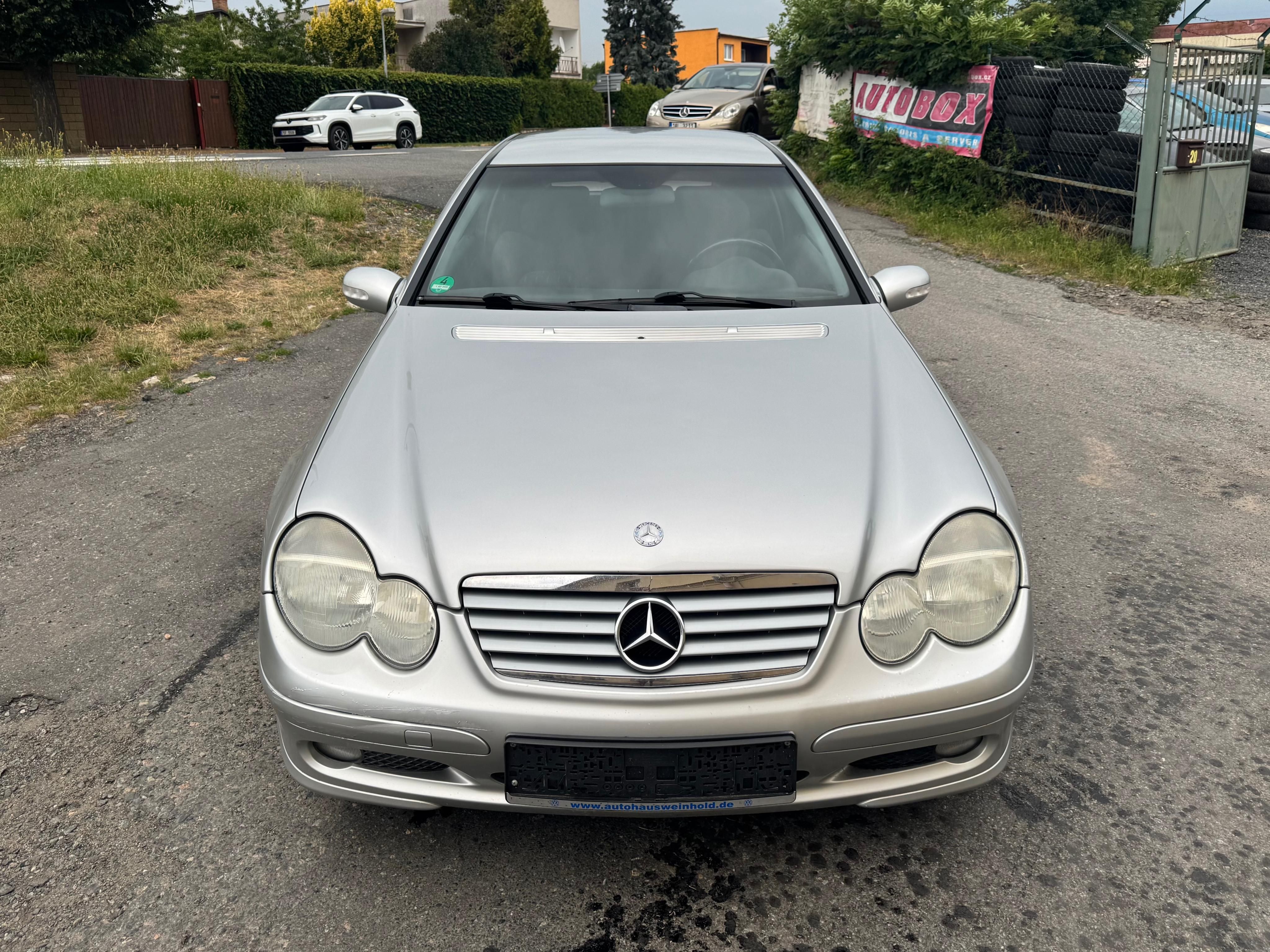 Mercedes-Benz Třídy C, Coupe 180 Kompressor 105kW. - fotka 5