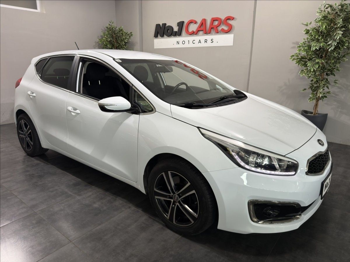 Kia Cee´d, 1,6   GDI KAMERA VÝHŘEV 61TKM - fotka 2