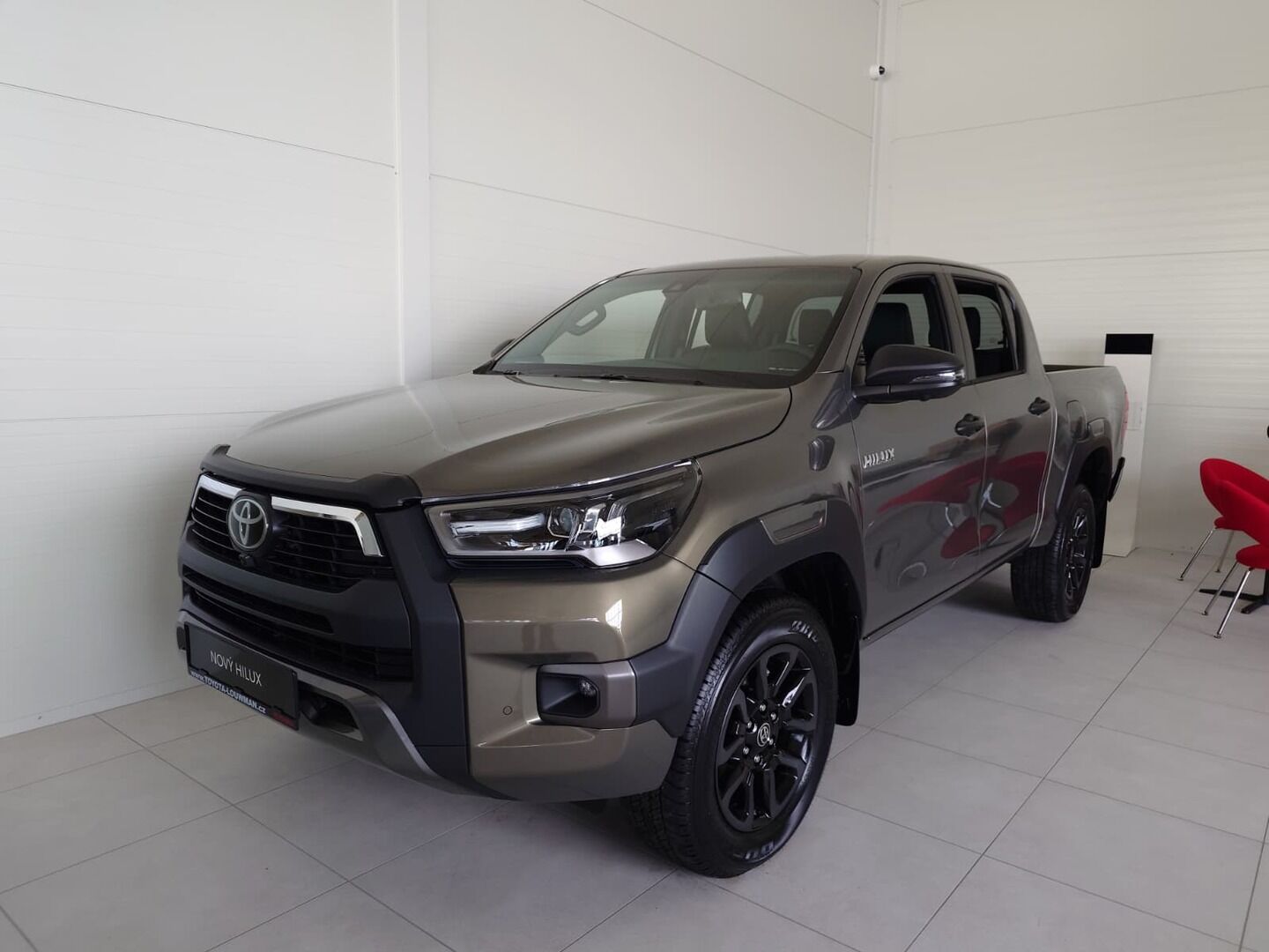 Toyota Hilux, DoubleCab Invincible 2.8D 6AT - fotka 3
