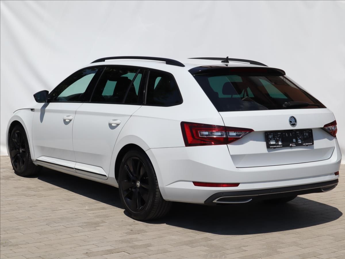 Škoda Superb, 2,0 TDI SportLine Kamera ACC - fotka 4