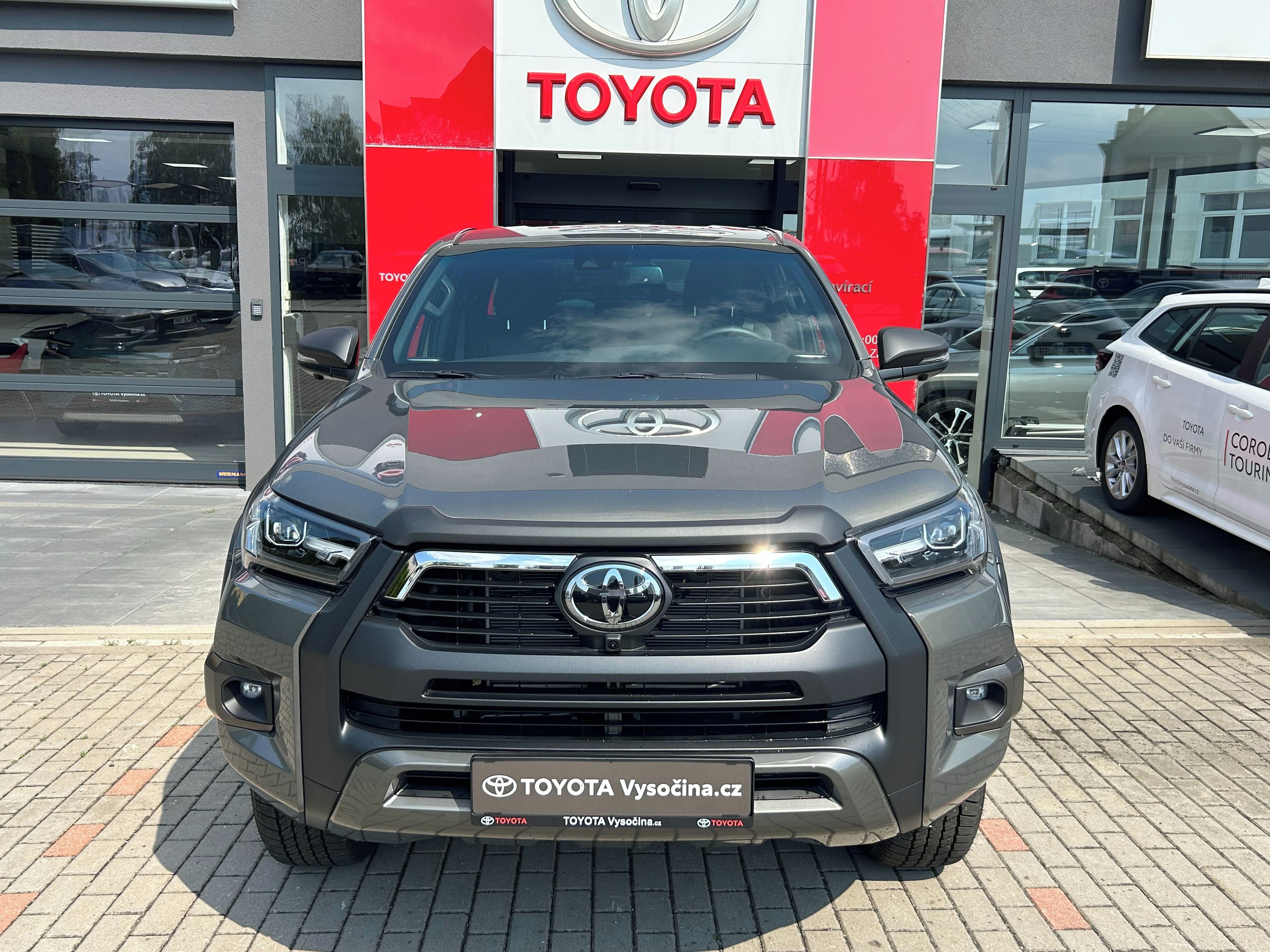 Toyota Hilux, 2,8D 4x4 6AT Invincible HYB - fotka 2