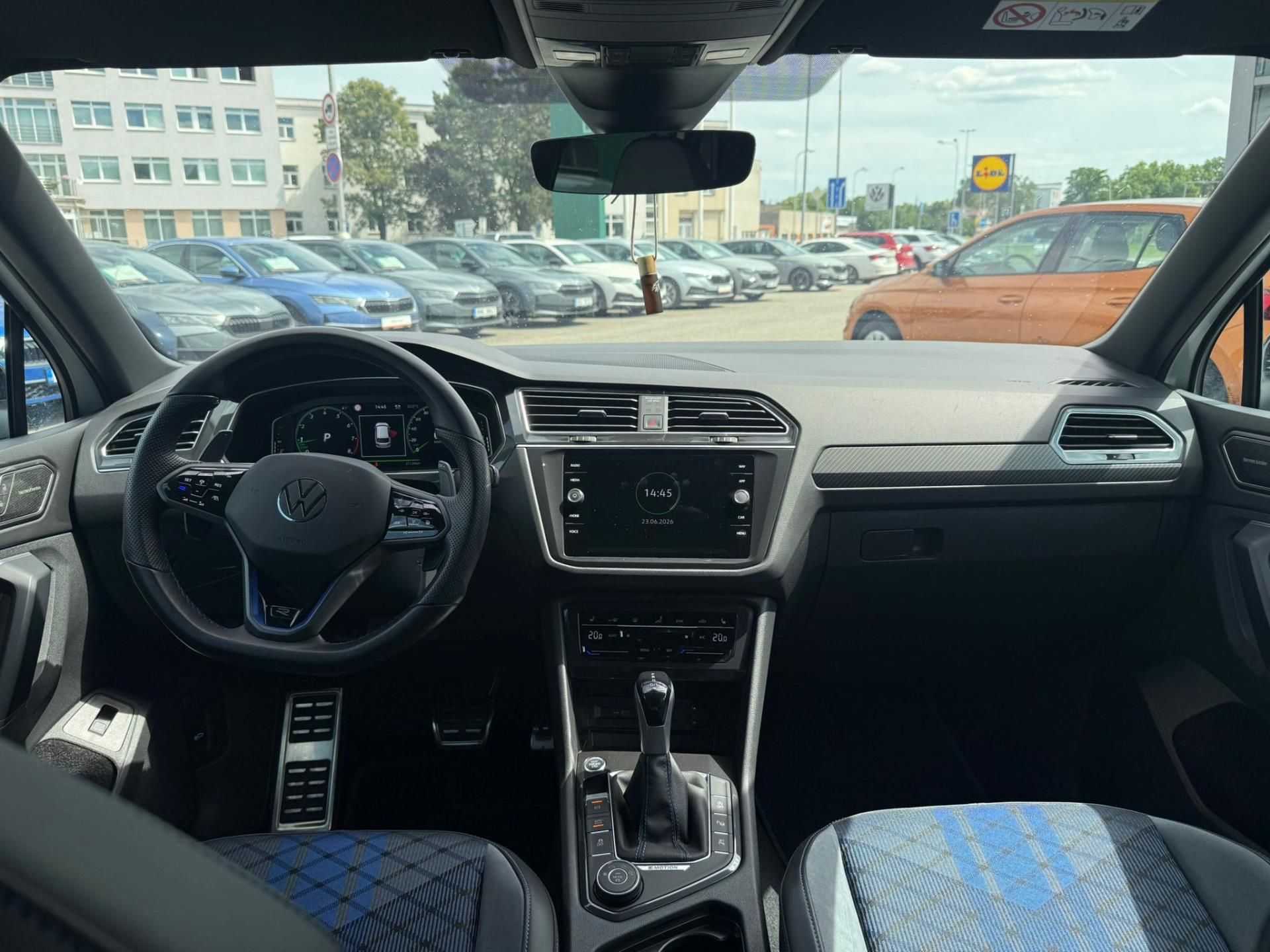 Volkswagen Tiguan, R 2.0 TSI 235Kw DSG Akrapovič - fotka 5