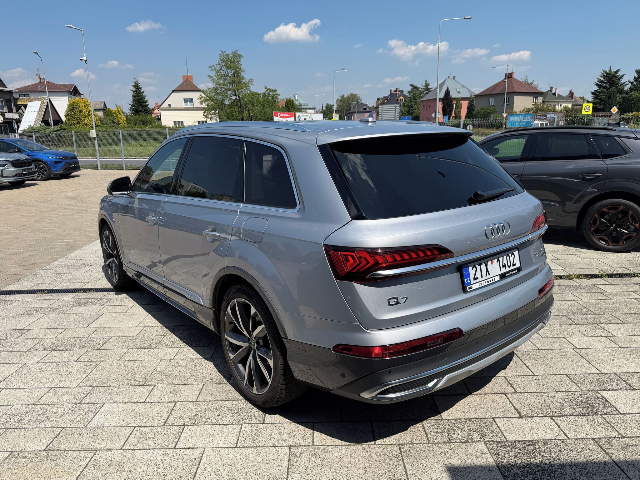 Audi Q7, 55 TFSI e 280 Tiptronic Quattr - fotka 3
