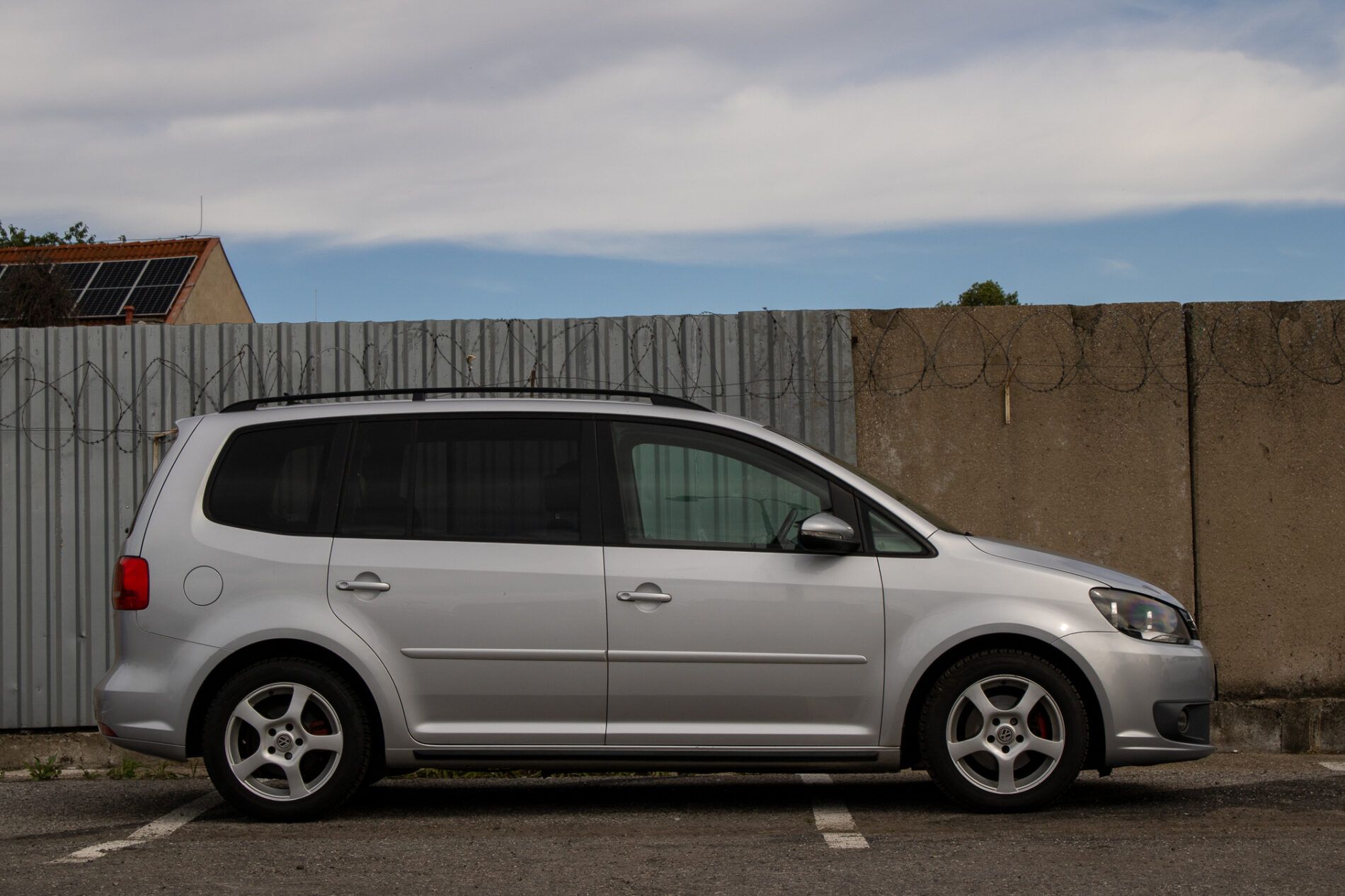 Volkswagen Touran - fotka 6