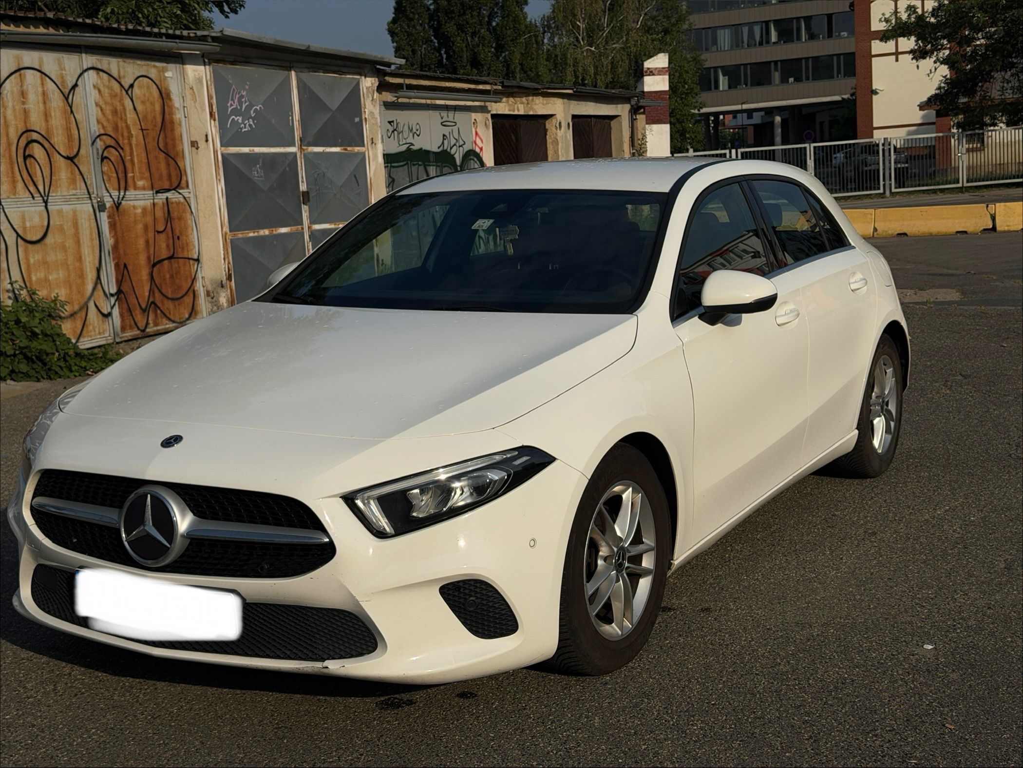 Mercedes-Benz Třídy A, Mercedes-Benz A180