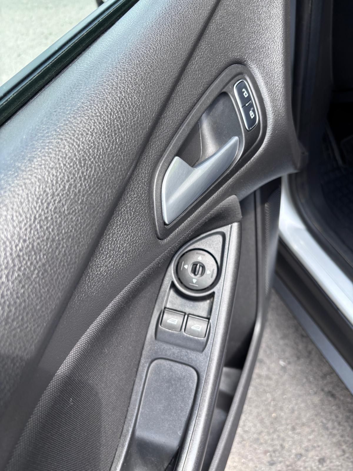 Ford Focus, 1.0 TSI servisováno - fotka 4
