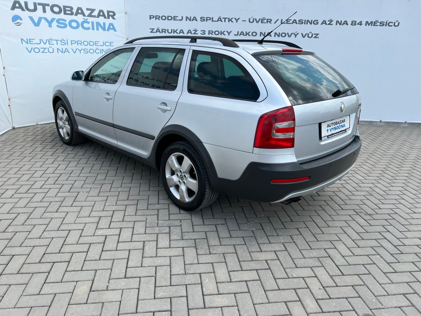 Škoda Octavia, Scout 2.0TDi 103kW! - fotka 6