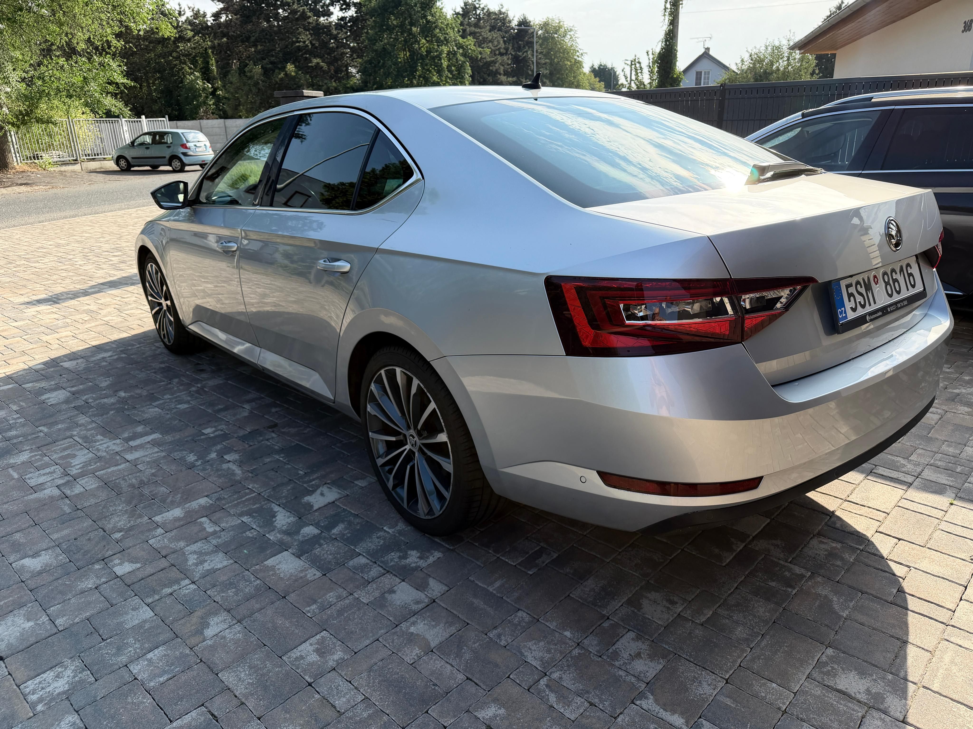 Škoda Superb, L&K,WEBASTO,DPH,SERVISOVANO - fotka 2