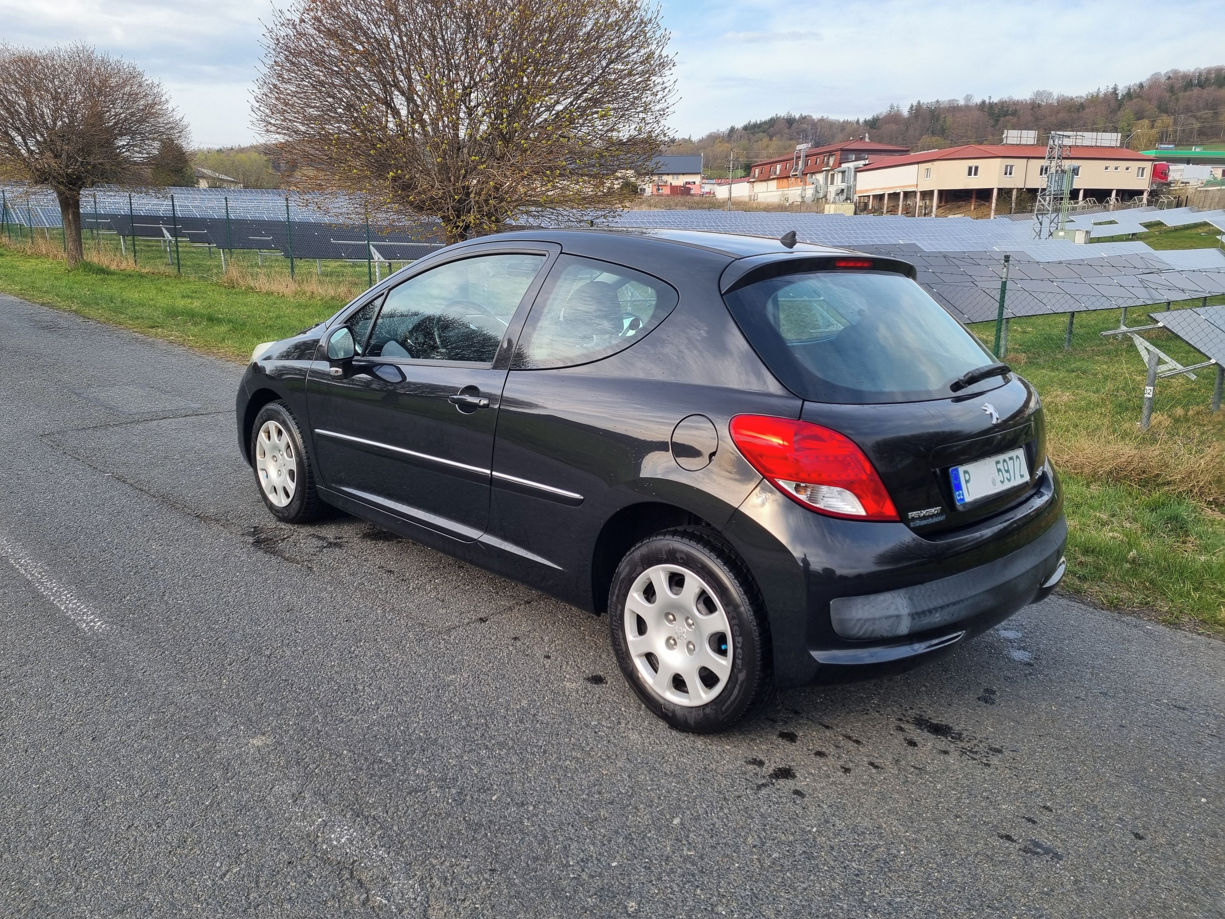 Peugeot 207, 1.4i 70 kw - fotka 5