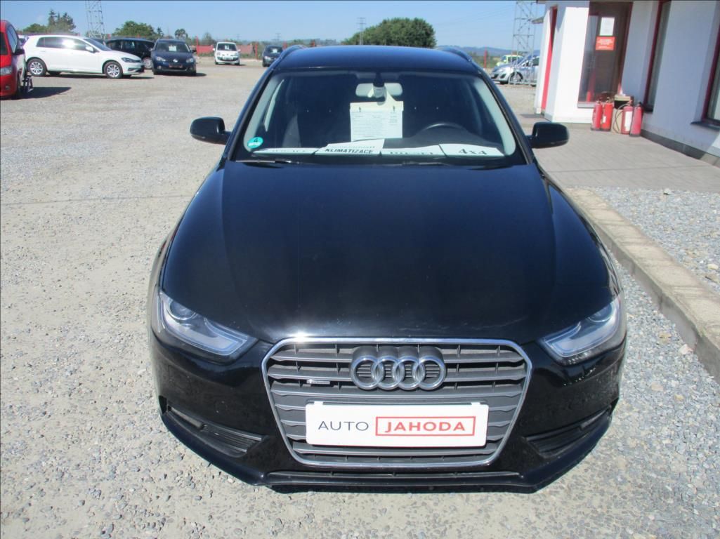 Audi A4 Avant, 2,0 TDI, quattro, servis,navi, - fotka 2