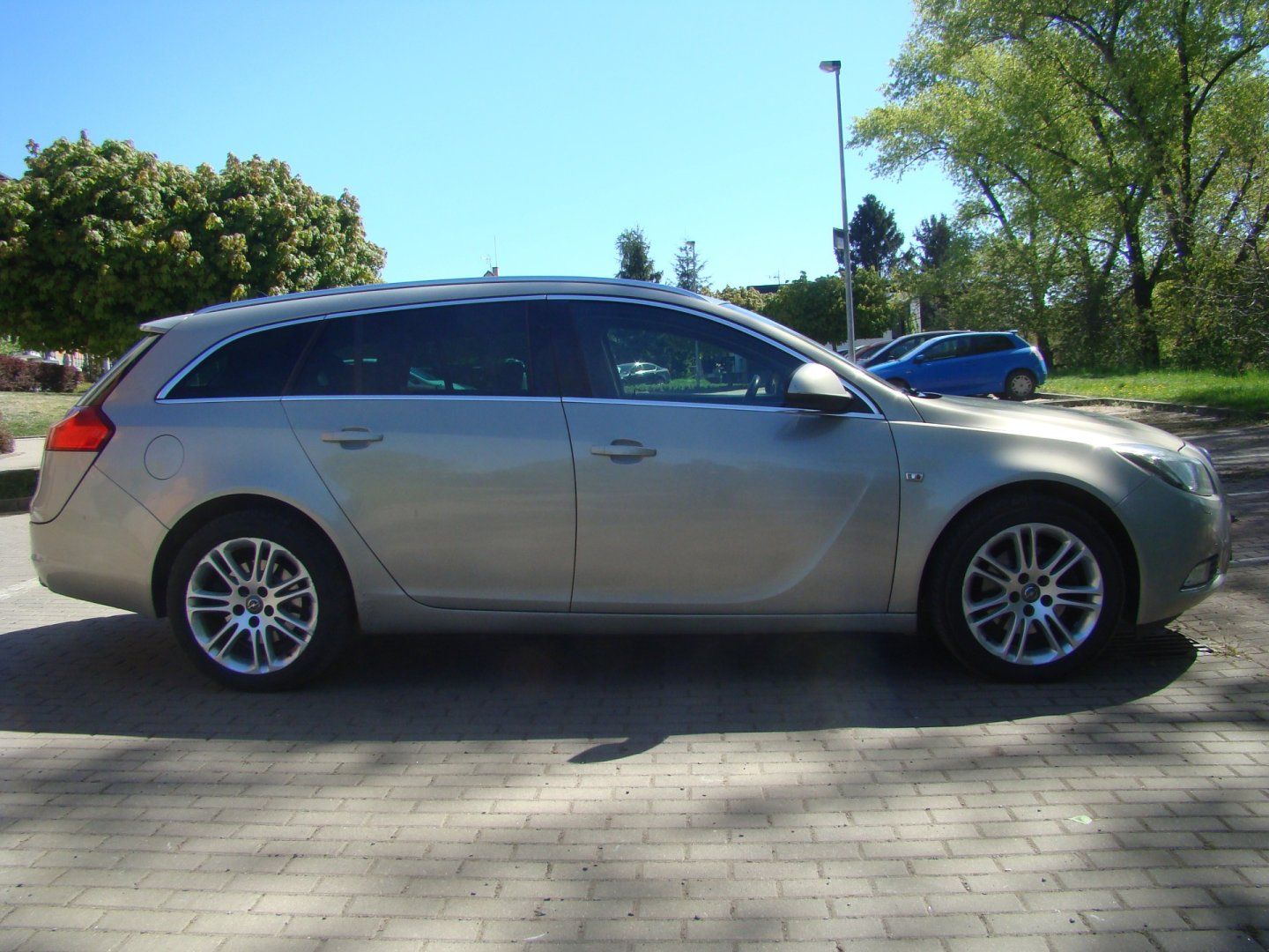 Opel Insignia, 2.0T 162kW 4x4 - fotka 3