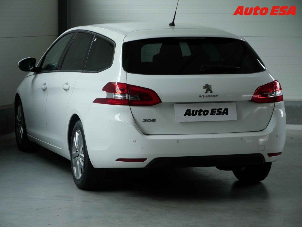 Peugeot 308, 1.2 T,ČR - fotka 6