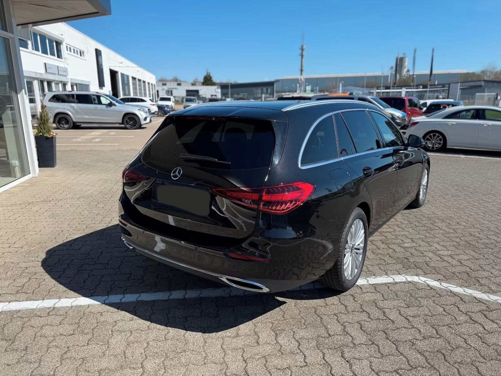 Mercedes-Benz Třídy C, 220 T d 4Matic*360°*Kůže*Navi* - fotka 4