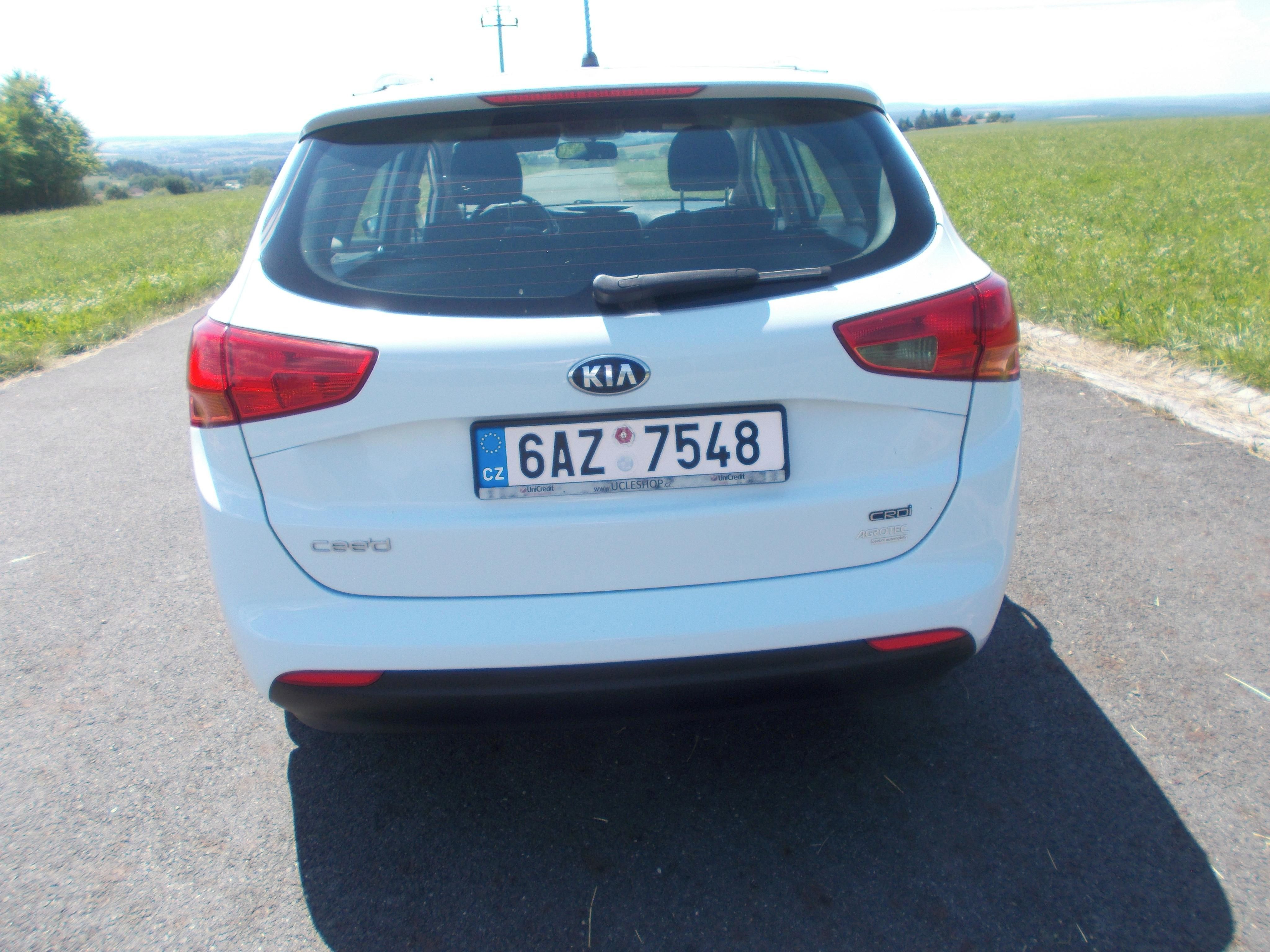 Kia Cee´d, 1,6 CRDi koup v ČR 2 majitel - fotka 4