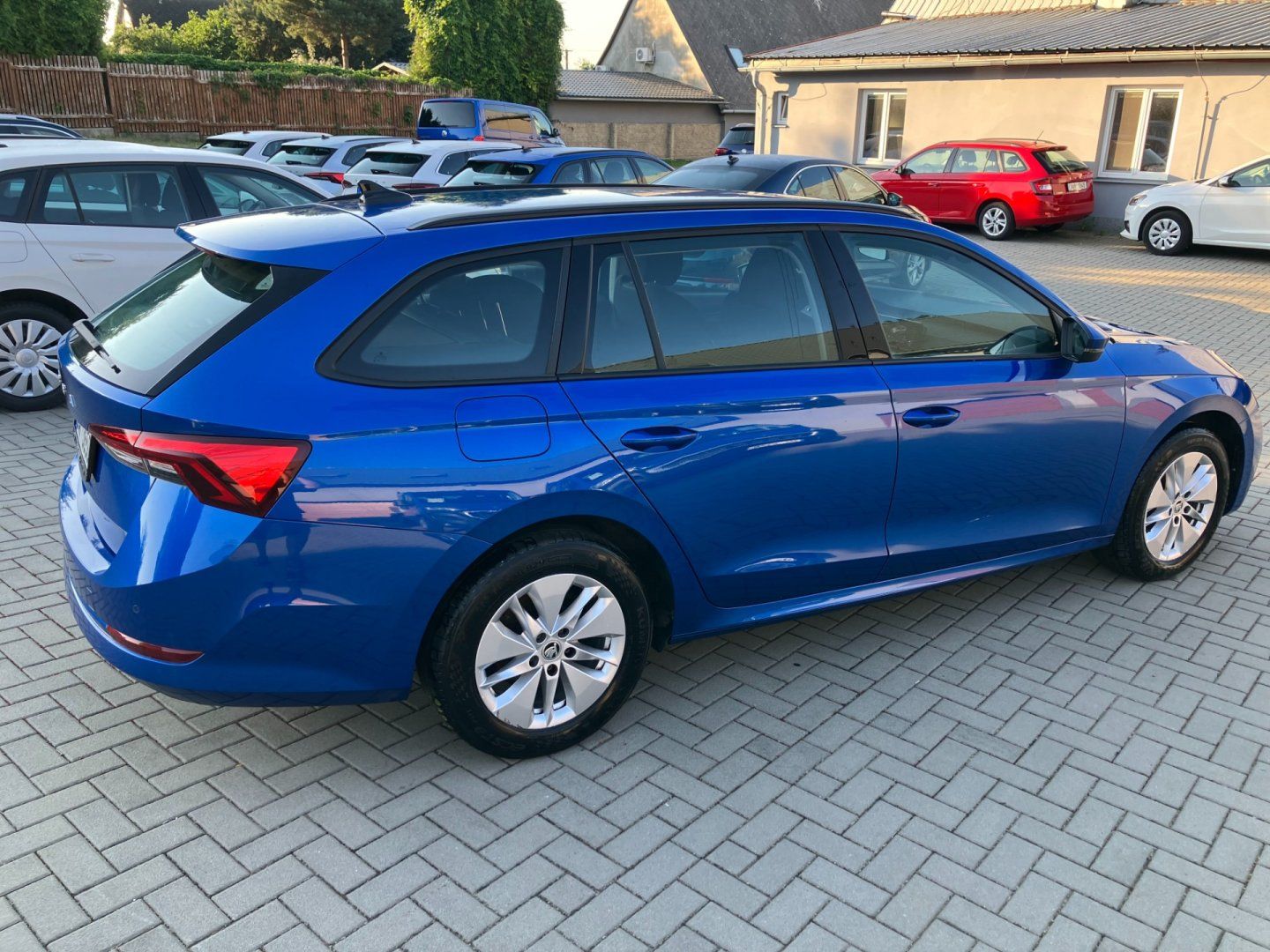 Škoda Octavia, 2.0TDI AMBITION PLUS NOVÉ ČR - fotka 5