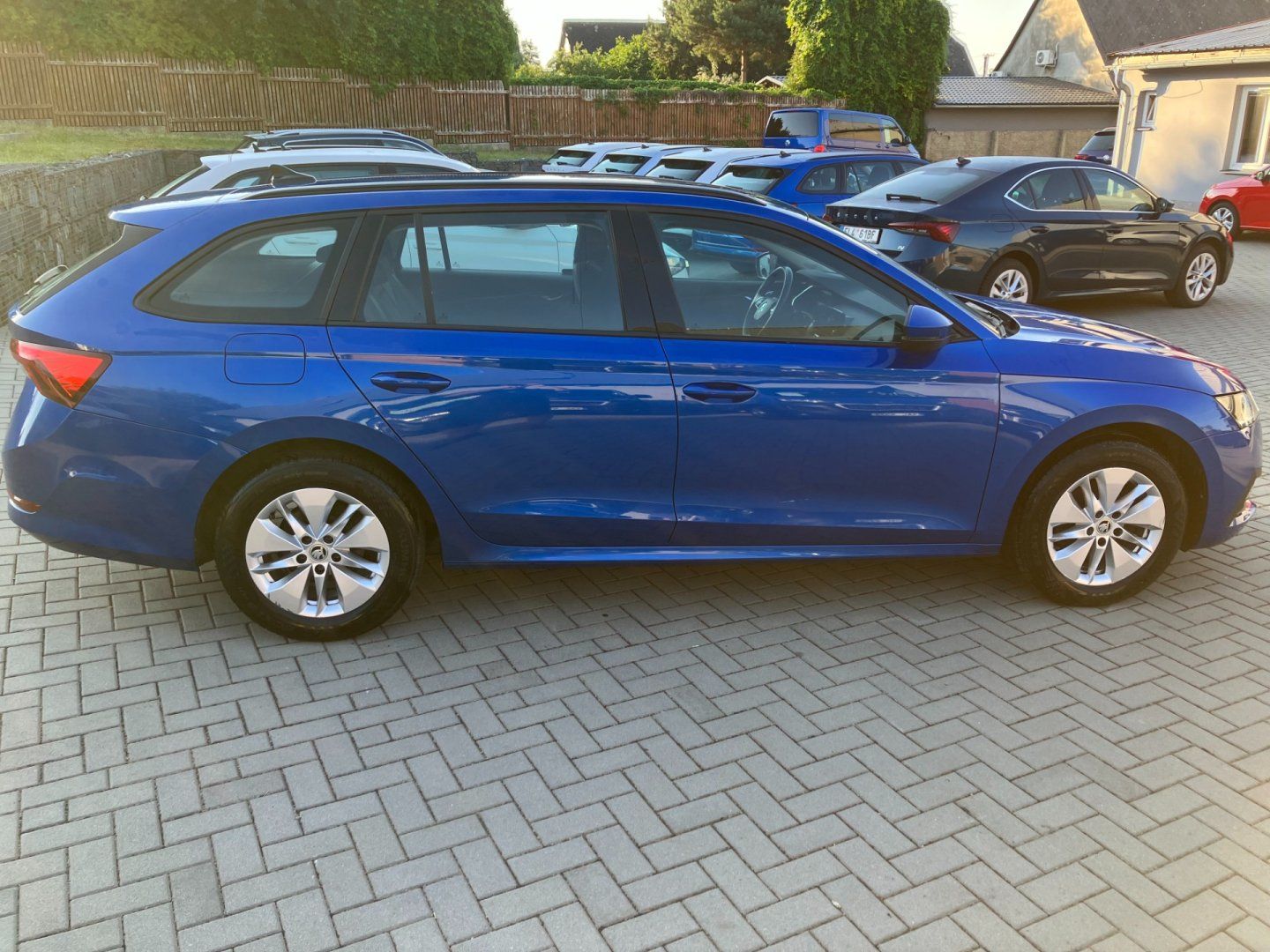 Škoda Octavia, 2.0TDI AMBITION PLUS NOVÉ ČR - fotka 4