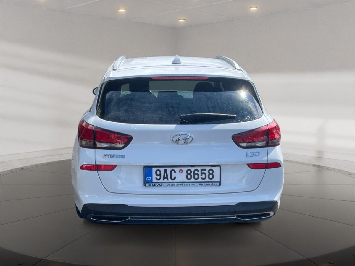 Hyundai i30, 1,6 CRDI Smart - fotka 5