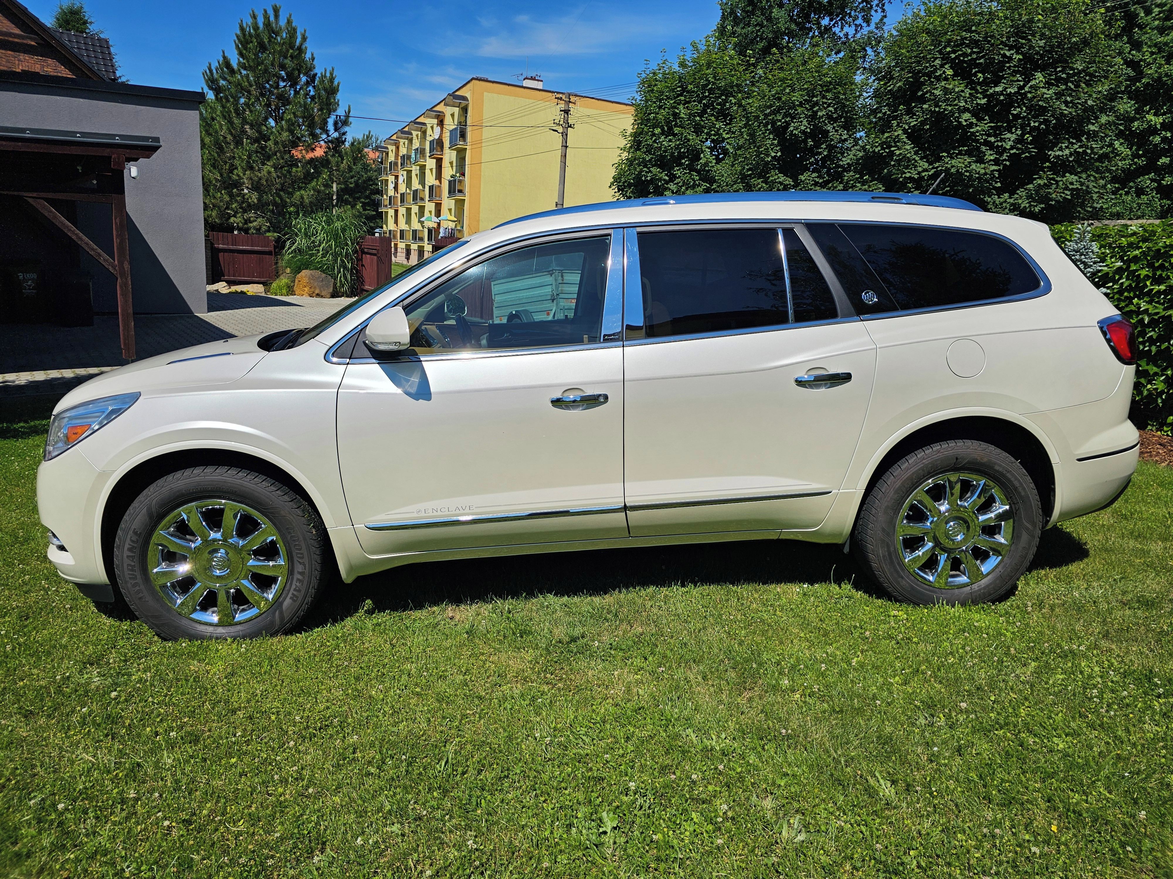 Buick Enclave, 3.6 V6 Premium, TOP výbava - fotka 4