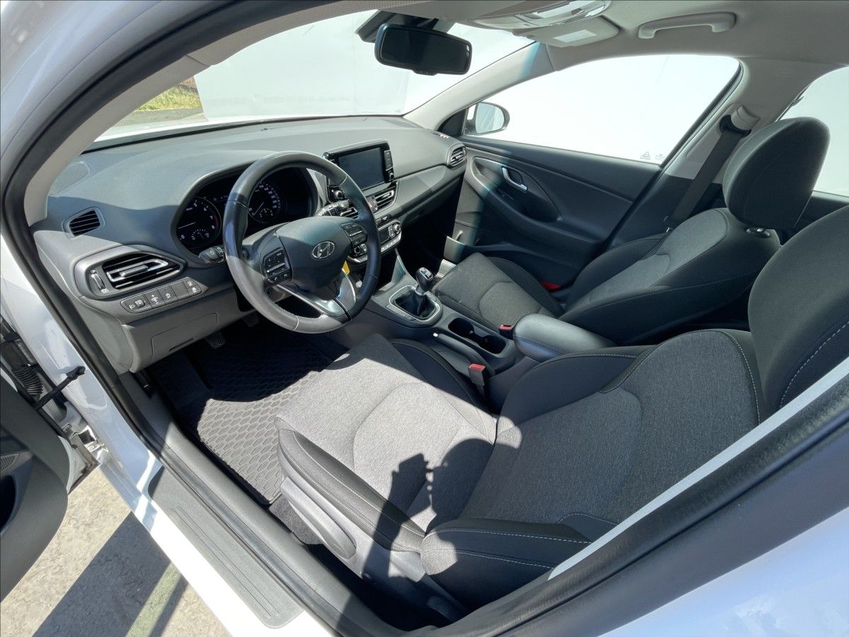 Hyundai i30, 1,5 T-GDI Combi Smart PDC - fotka 5