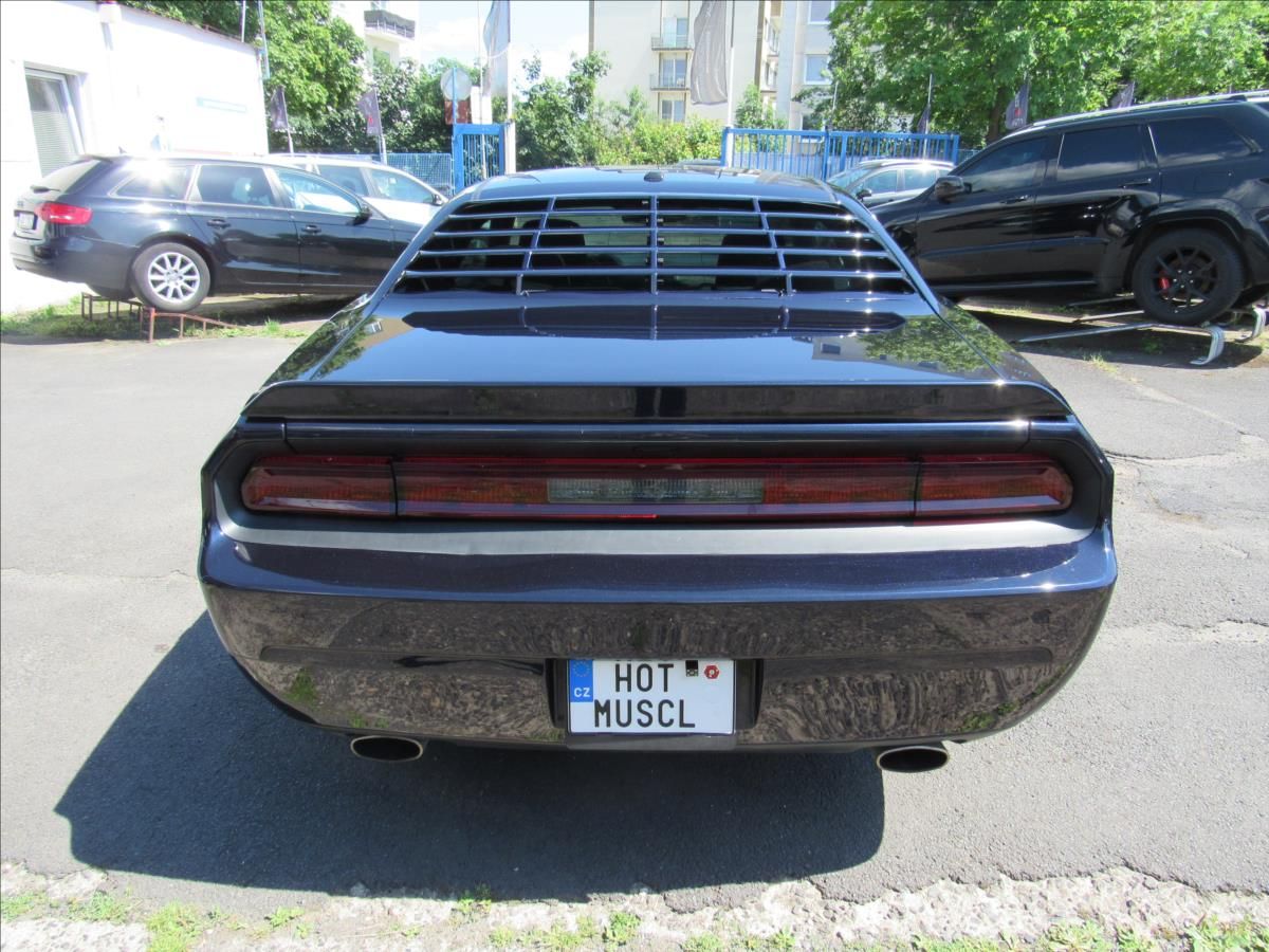 Dodge Challenger, 3,6 L VVT 227kW - fotka 5