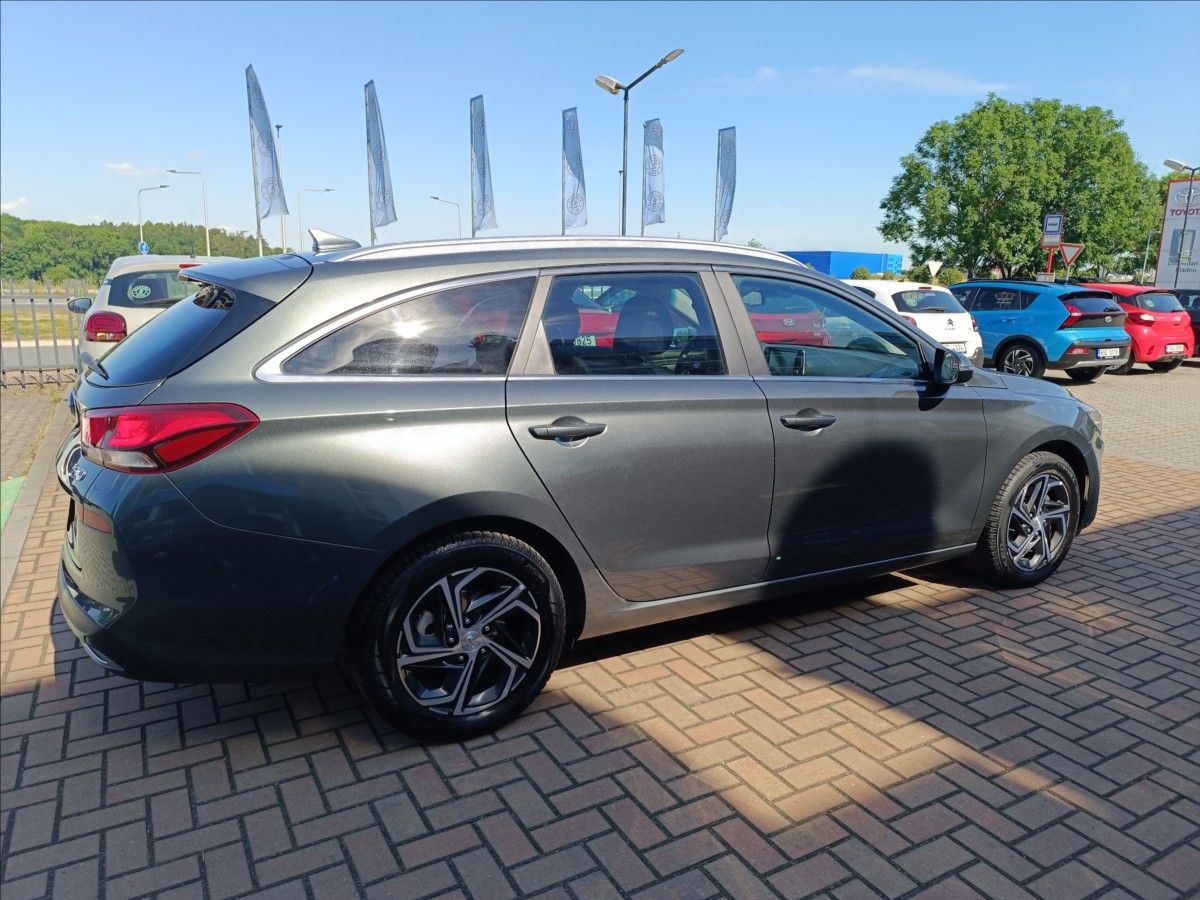 Hyundai i30, 1,0 T-GDi, DCT, Automat Smart - fotka 6