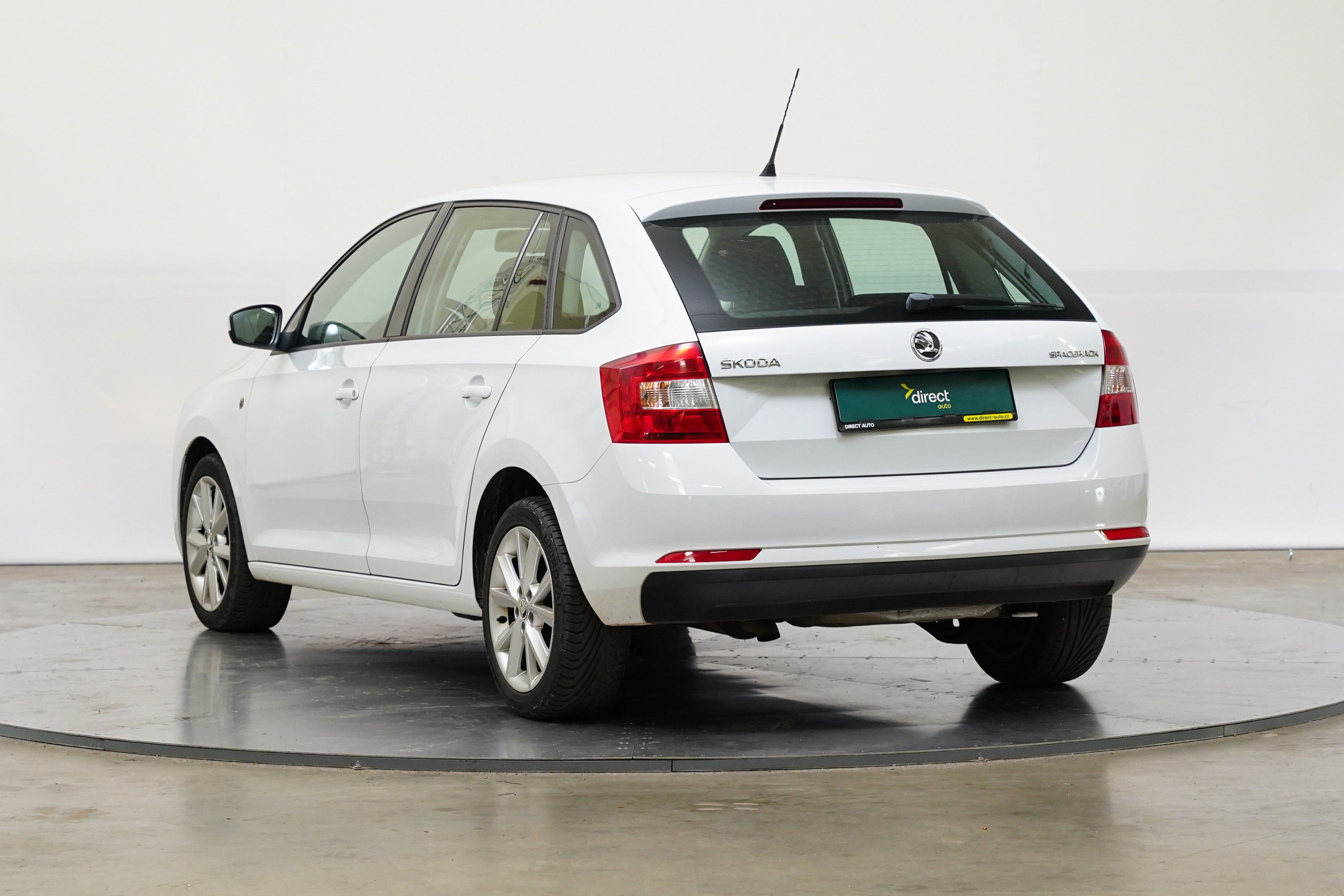 Škoda Rapid, 1.6 TDI 66 kW Ambition - fotka 4