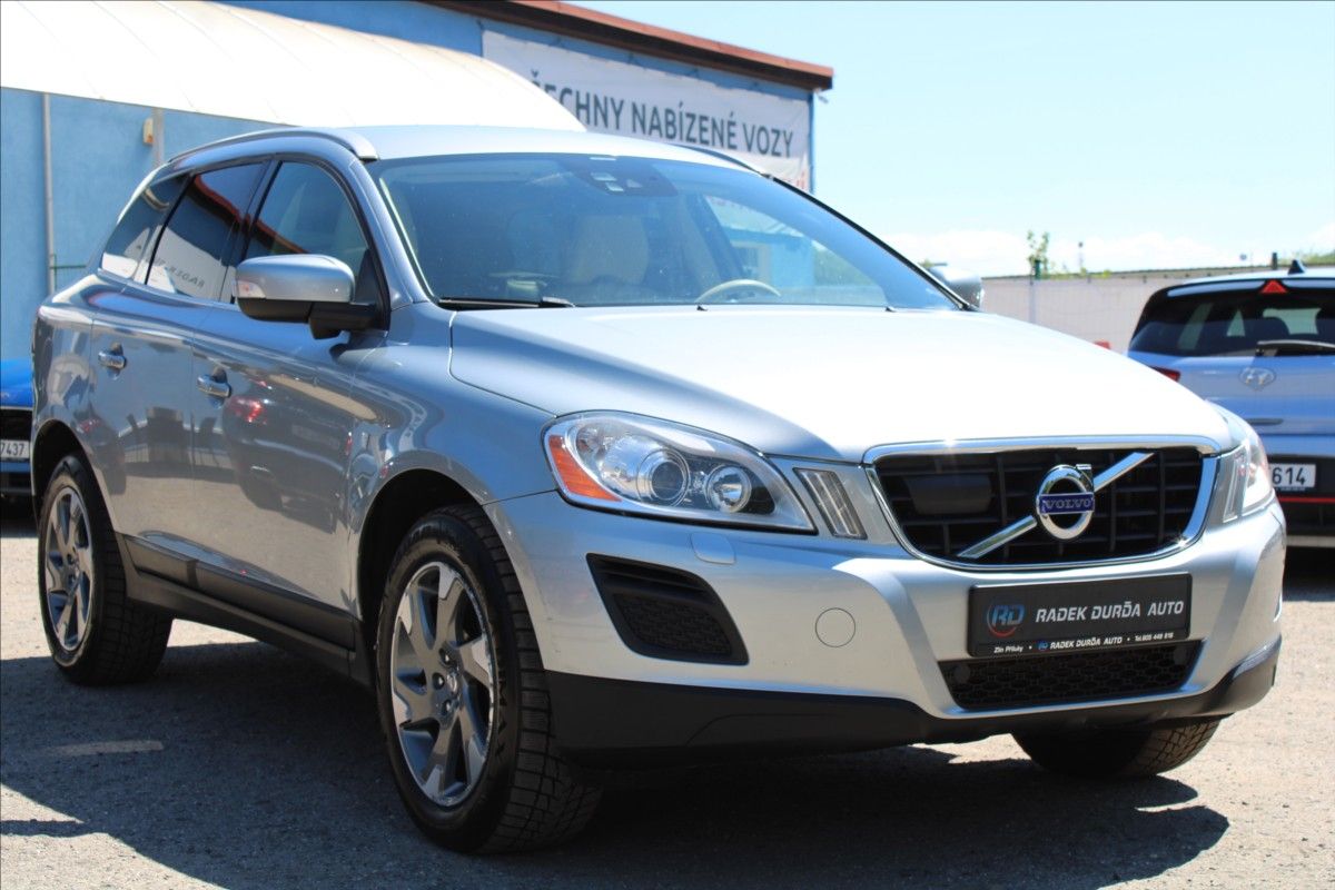 Volvo XC60, 2,4 D4  ČR,A/T,4x4,OCEAN RACE - fotka 3