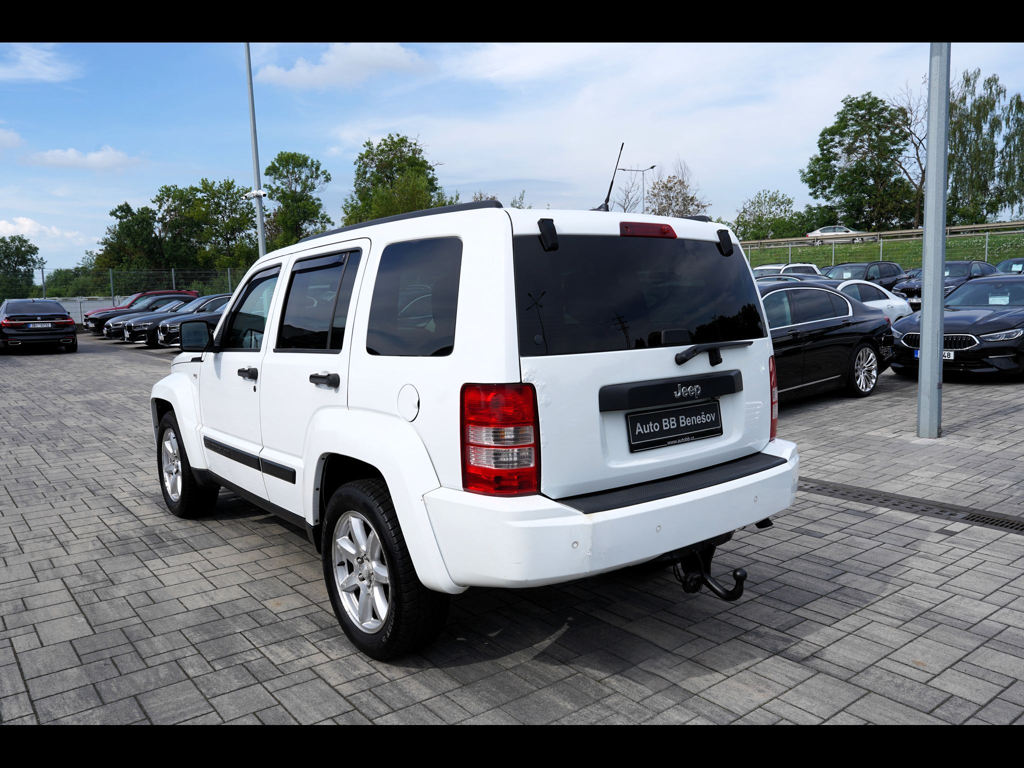 Jeep Cherokee, 2.8 CRD L/automat/tažné/klima/ - fotka 4