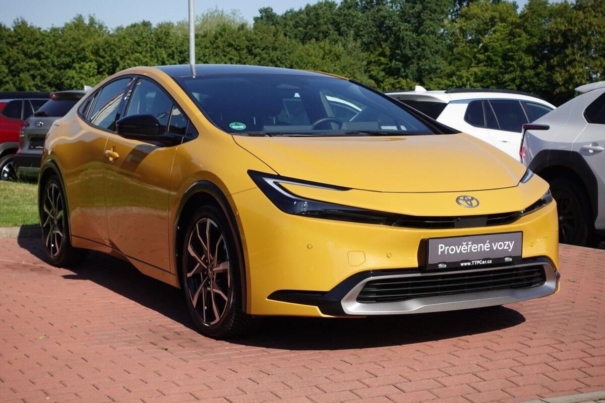 Toyota Prius, 2.0 PHEV Executive sada komple - fotka 3