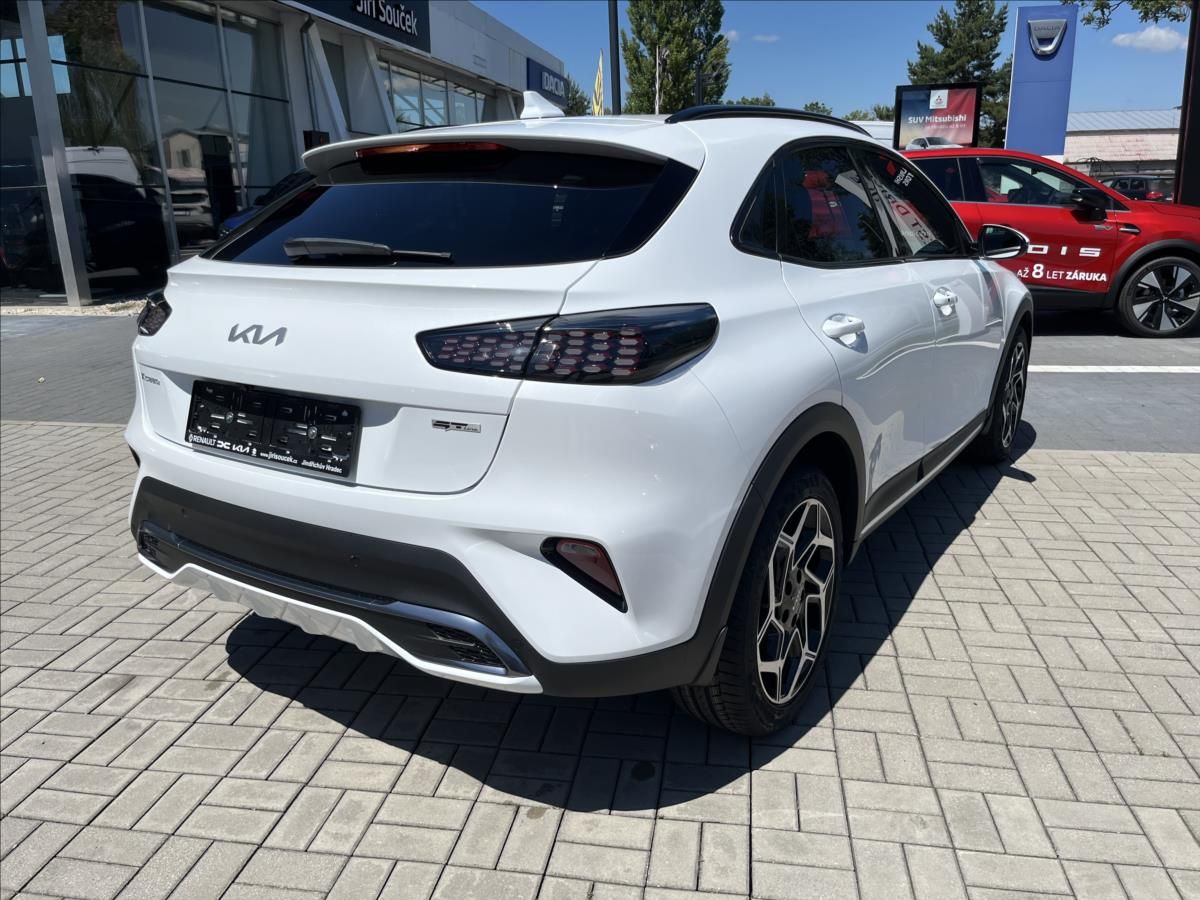 Kia XCee´d, 1,6 T-GDI 132 KW  GT-LINE - fotka 5