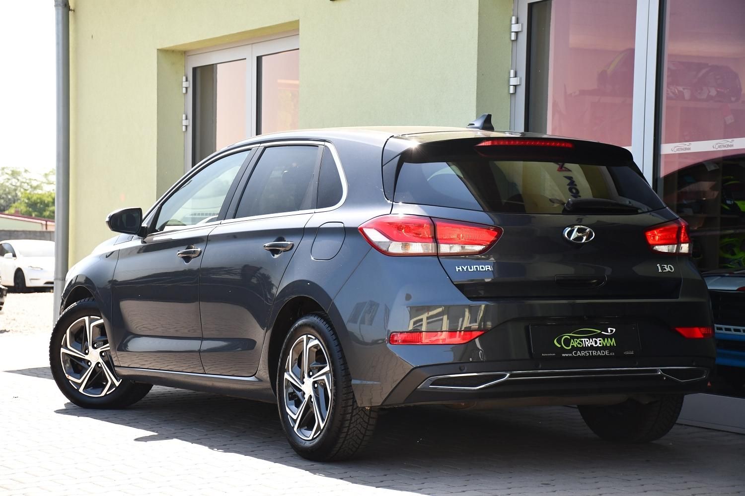 Hyundai i30, 1,0T-GDi FAMILY SMART DCT ČR - fotka 3