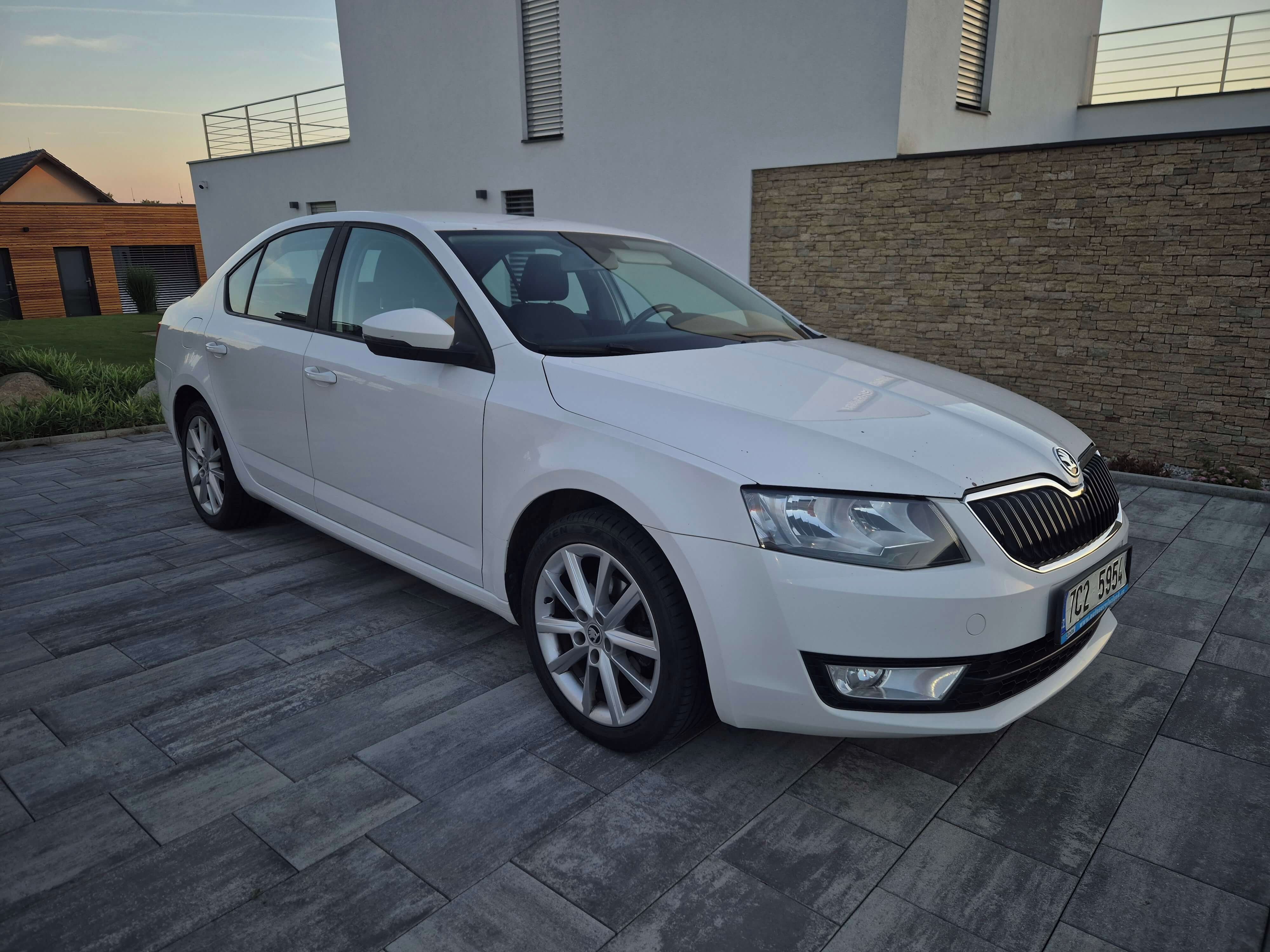 Škoda Octavia, 1.2tsi 77kw, ČR, Tažné - fotka 2
