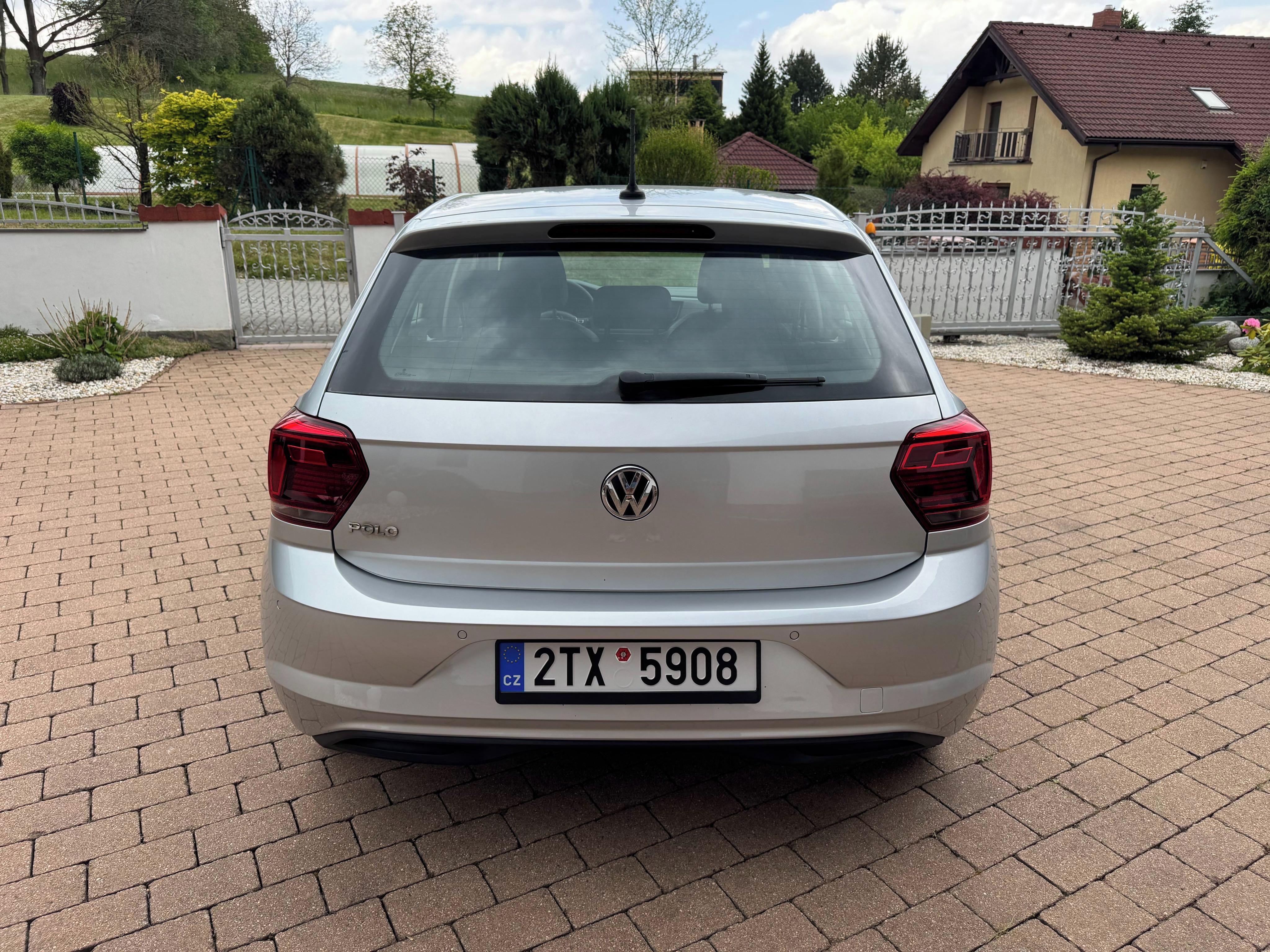 Volkswagen Polo, 1.0TSI, HIGHLINE, ALU - fotka 4