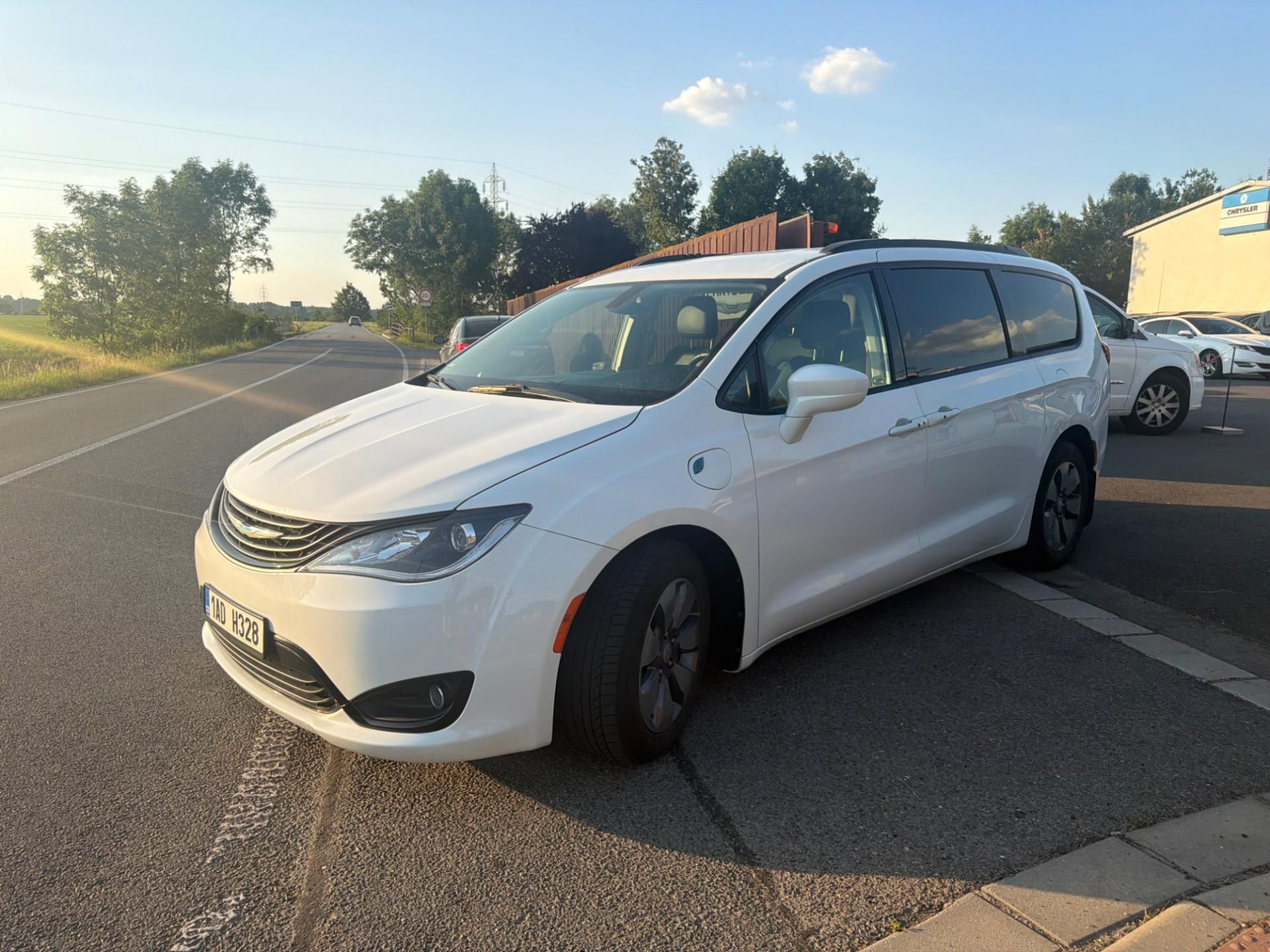 Chrysler Pacifica, 3,6 L DVD Hybrid Plug In 2018 - fotka 2