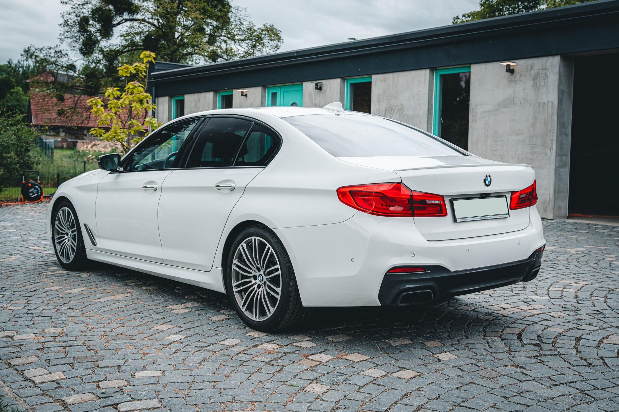 BMW Řada 5, M550i xDrive ČR - fotka 5