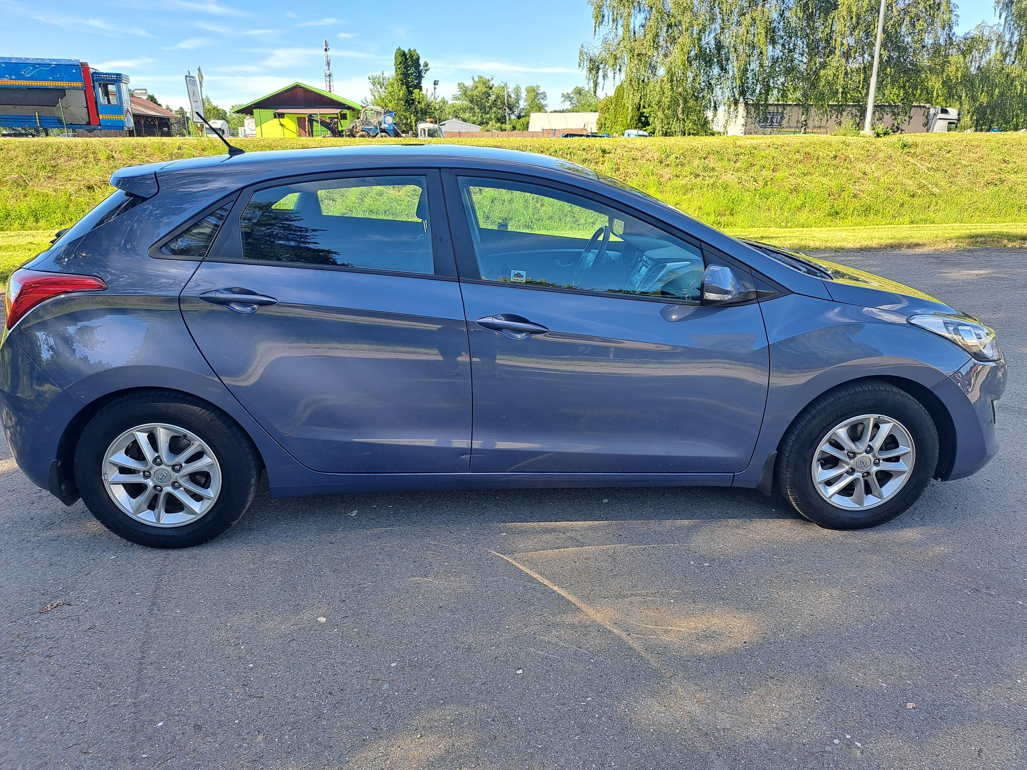 Hyundai i30, Hyundai i30 1,6 benzin - fotka 5