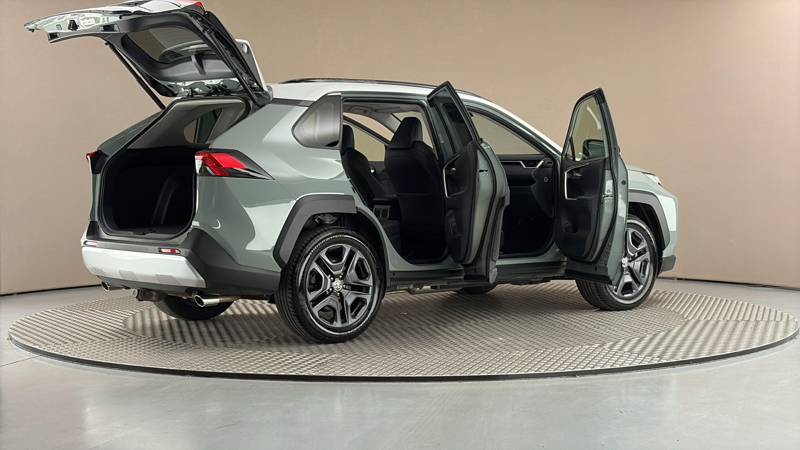 Toyota Rav4, 2.5 Hybrid AUT 4WD Adventure - fotka 6