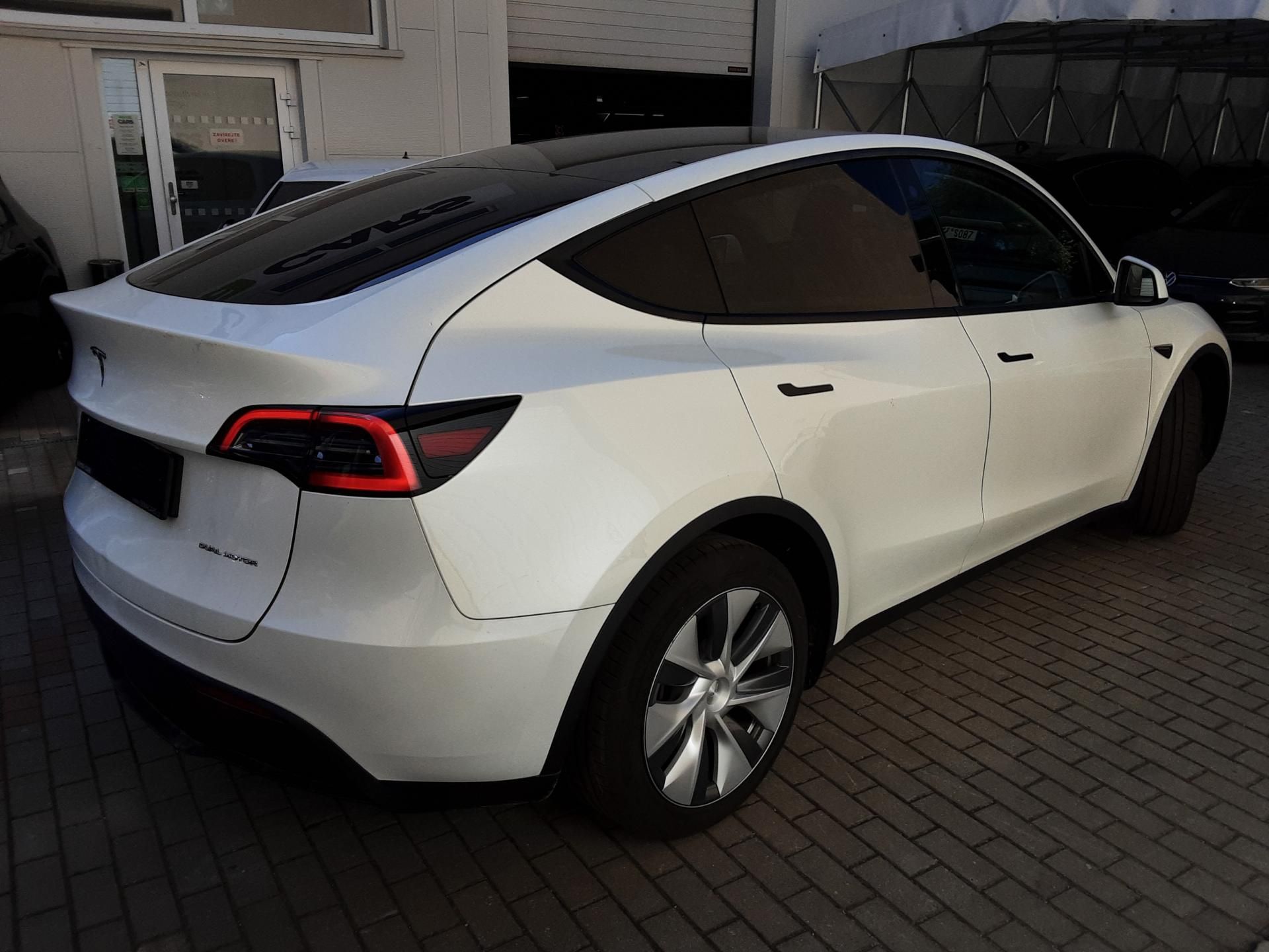 Tesla Model Y, LR AWD Berlin Záruka SoH 93,7% - fotka 2