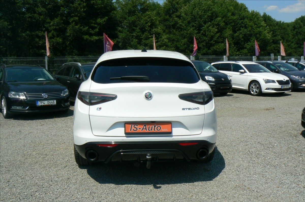 Alfa Romeo Stelvio, 2,2 VELOCE  Q4 DPH- 52571 km - fotka 6