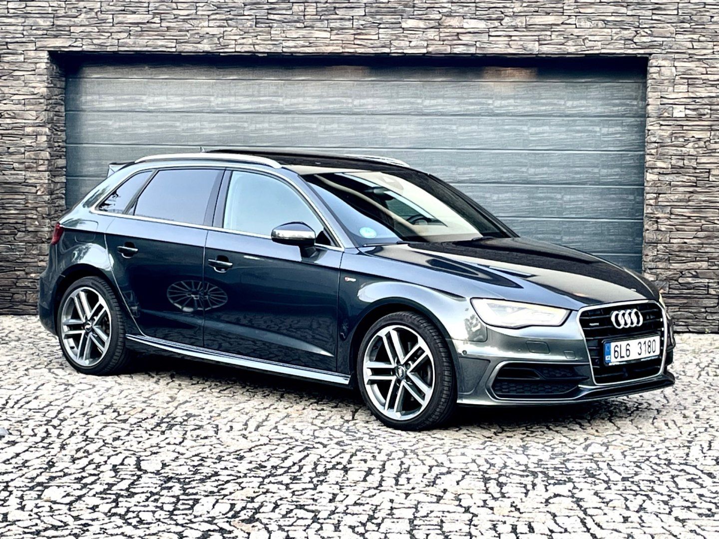 Audi A3, 2.0 TDi 4x4 S-line DSG B&O - fotka 5