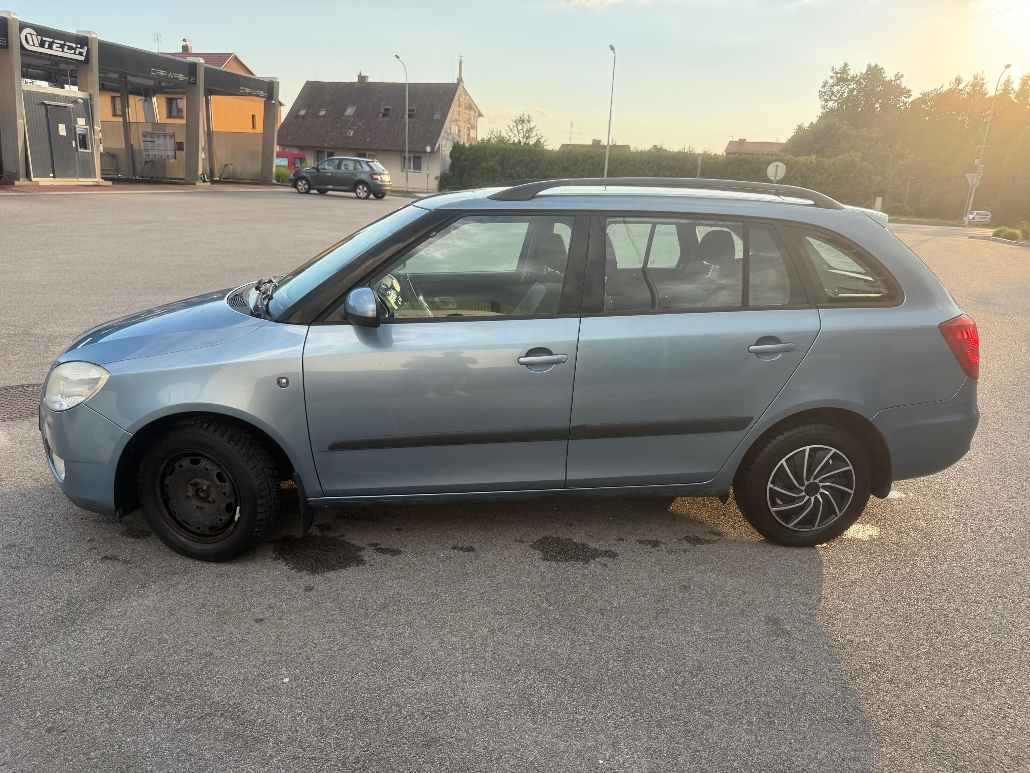 Škoda Fabia, 1.4 16V Klima - fotka 4