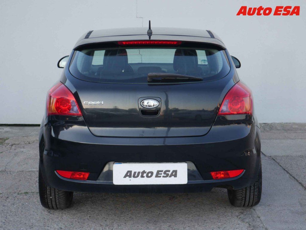 Kia Cee´d, 1.6i - fotka 5