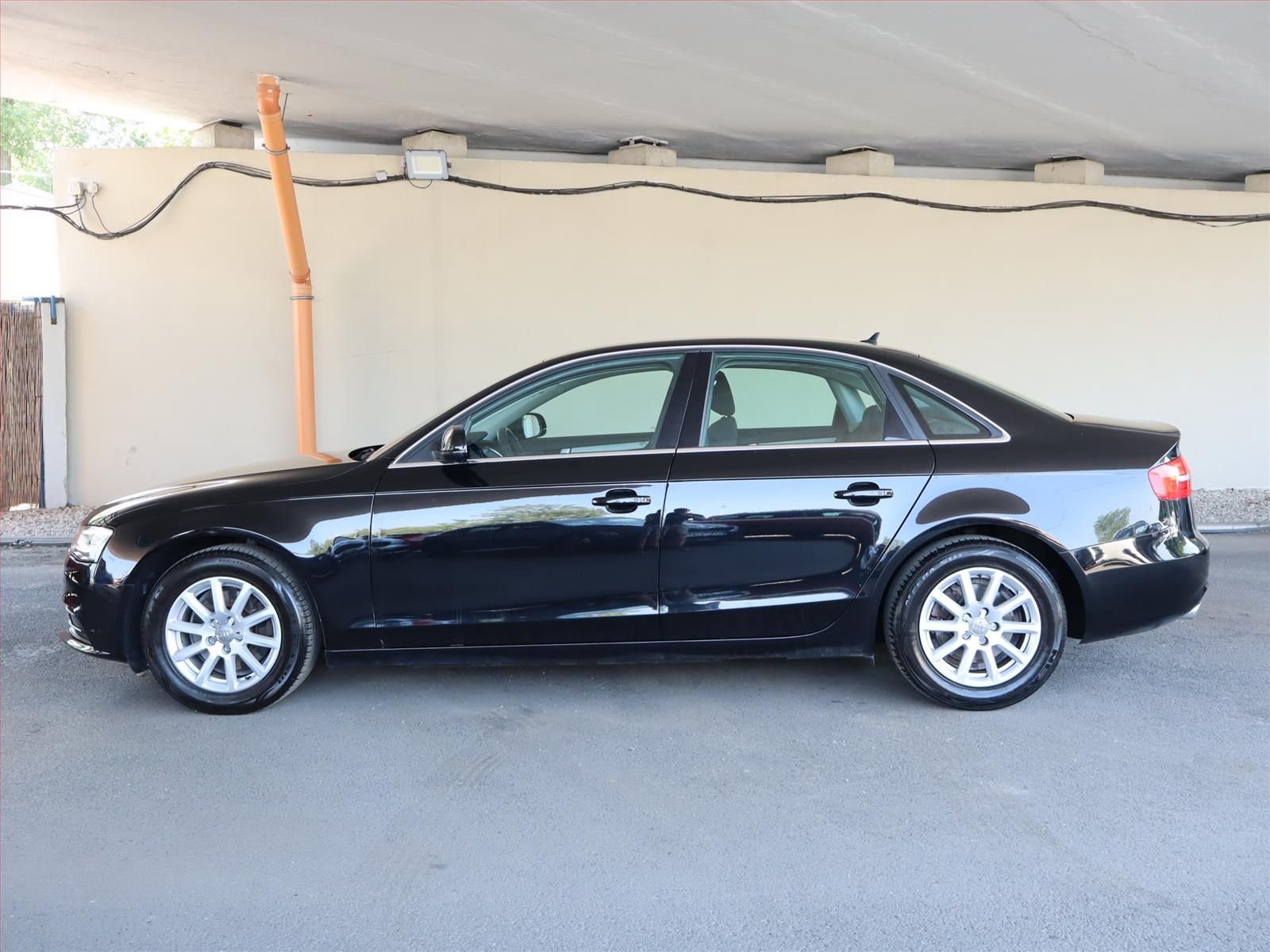 Audi A4, 1.8 TFSI, ČR,1.maj - fotka 3