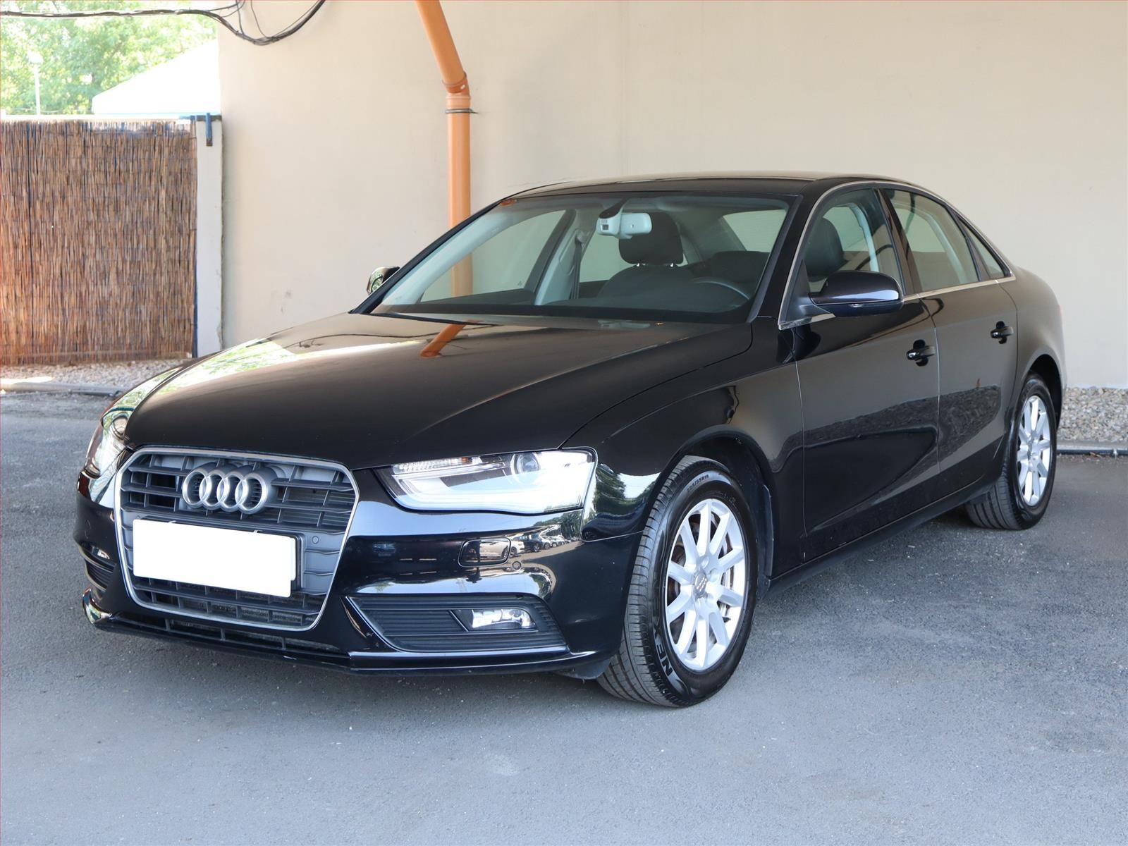Audi A4, 1.8 TFSI, ČR,1.maj - fotka 2