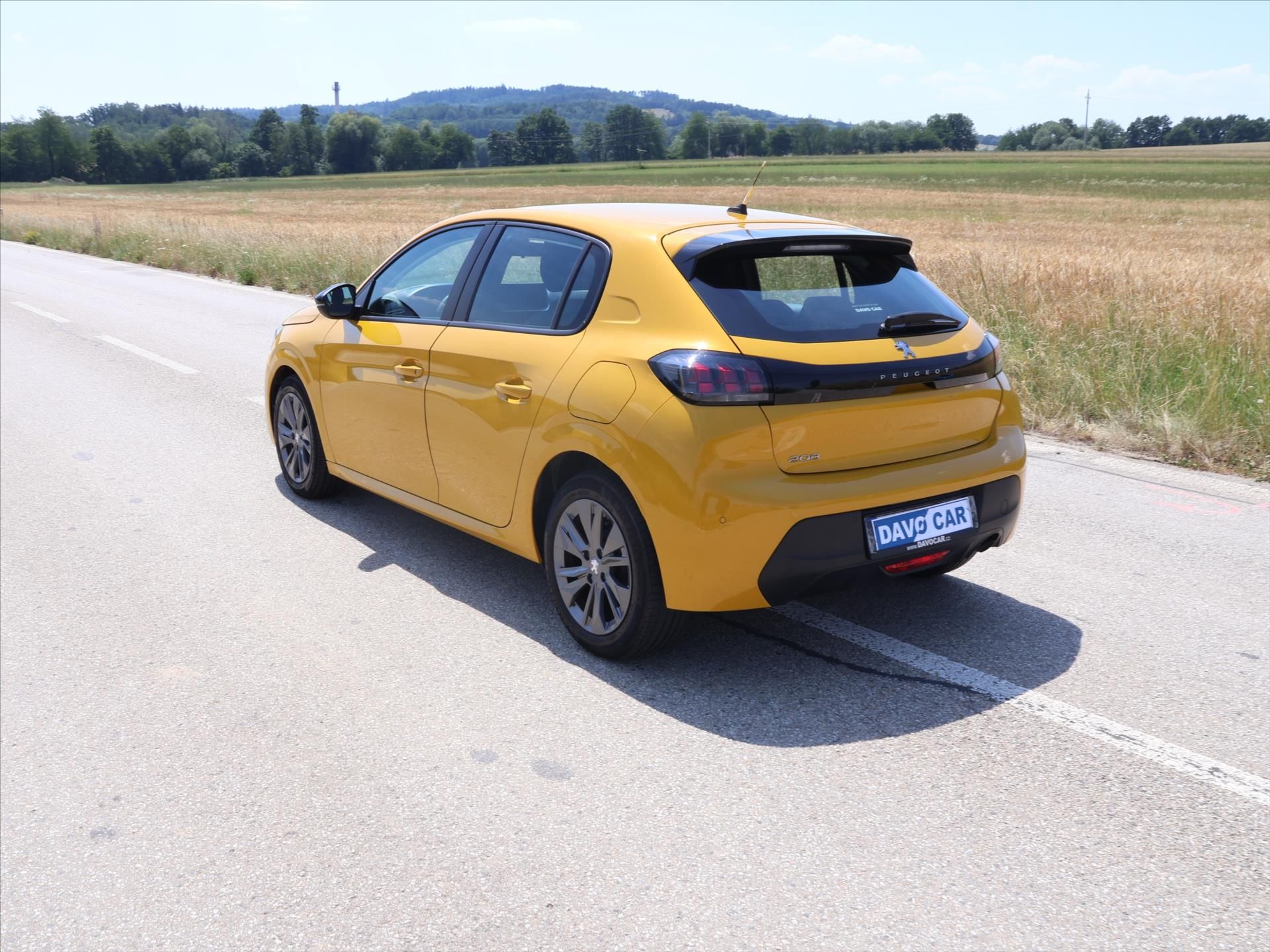 Peugeot 208, 1,2 Pure Tech 74 kW Allure - fotka 5