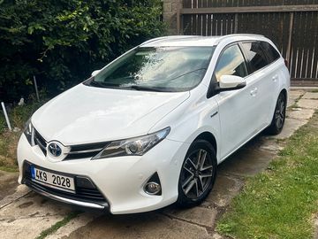 TOYOTA AURIS HYBRID