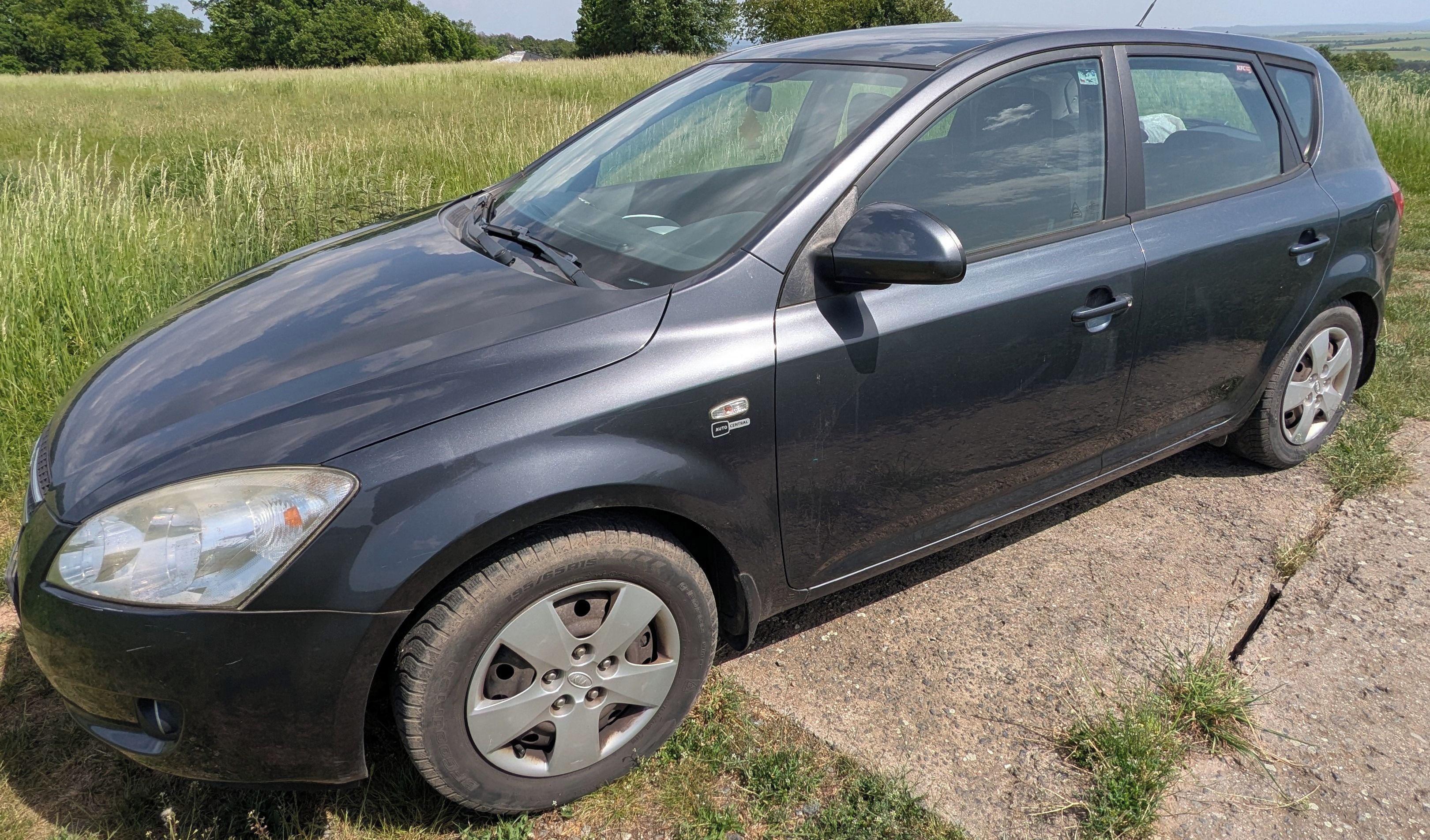 Kia Cee´d, 1.4, r2008, 117100km - fotka 2