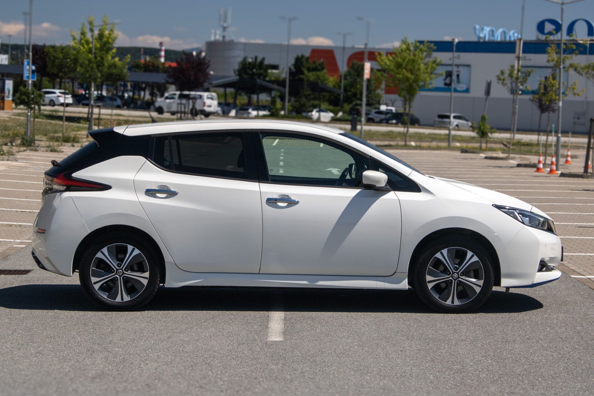 Nissan LEAF - fotka 4