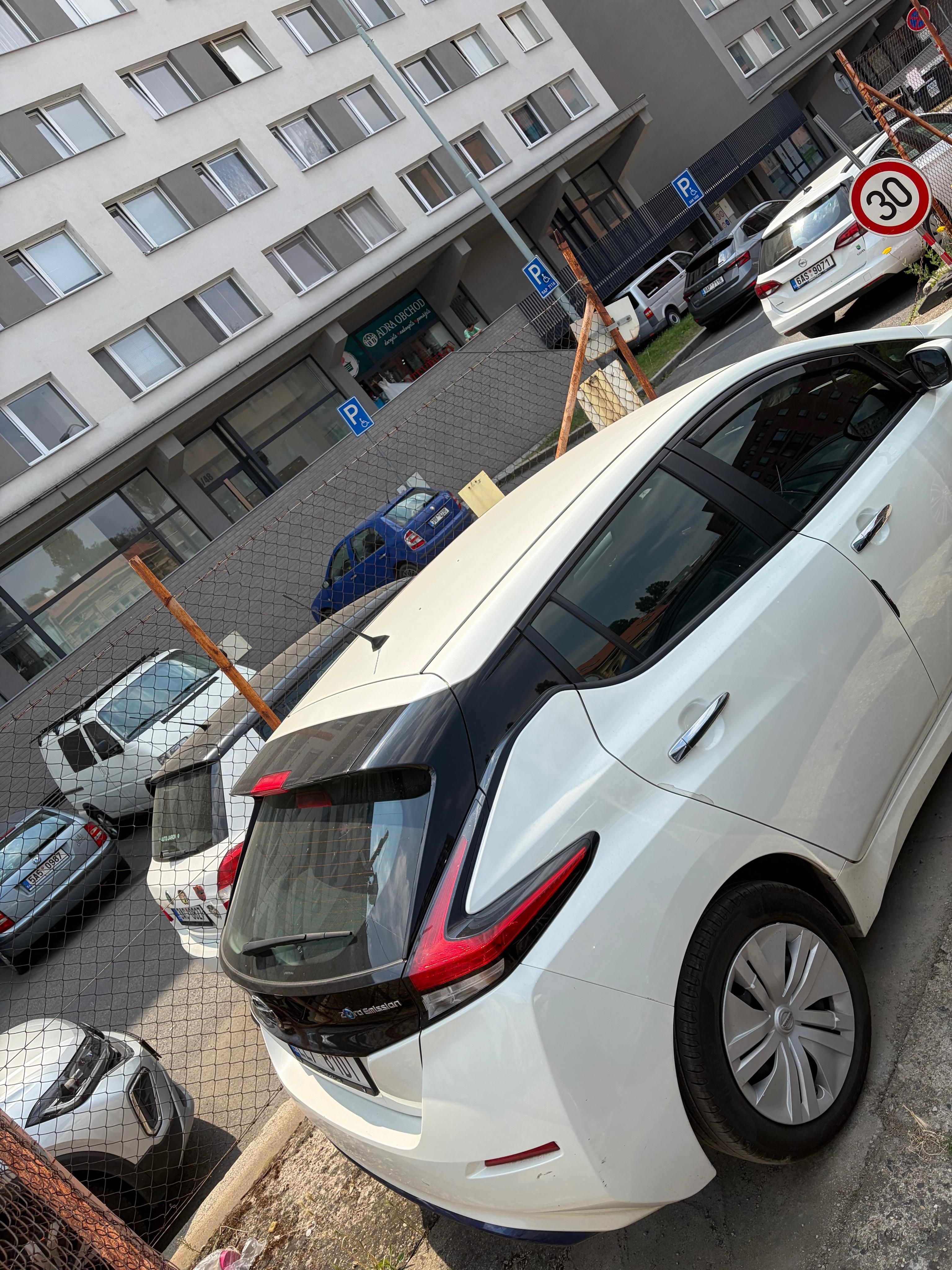 Nissan LEAF, Nissan Leaf 2019 SOH 89% - fotka 3